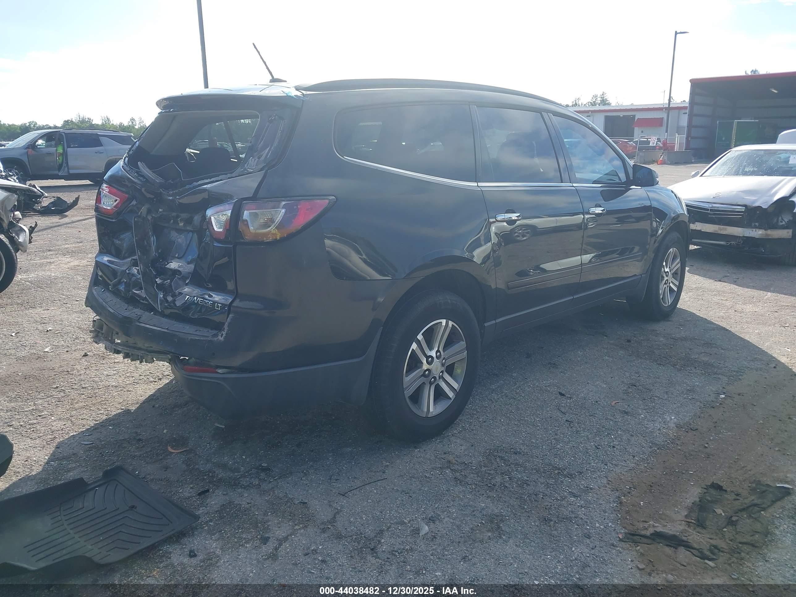 CHEVROLET TRAVERSE image 4