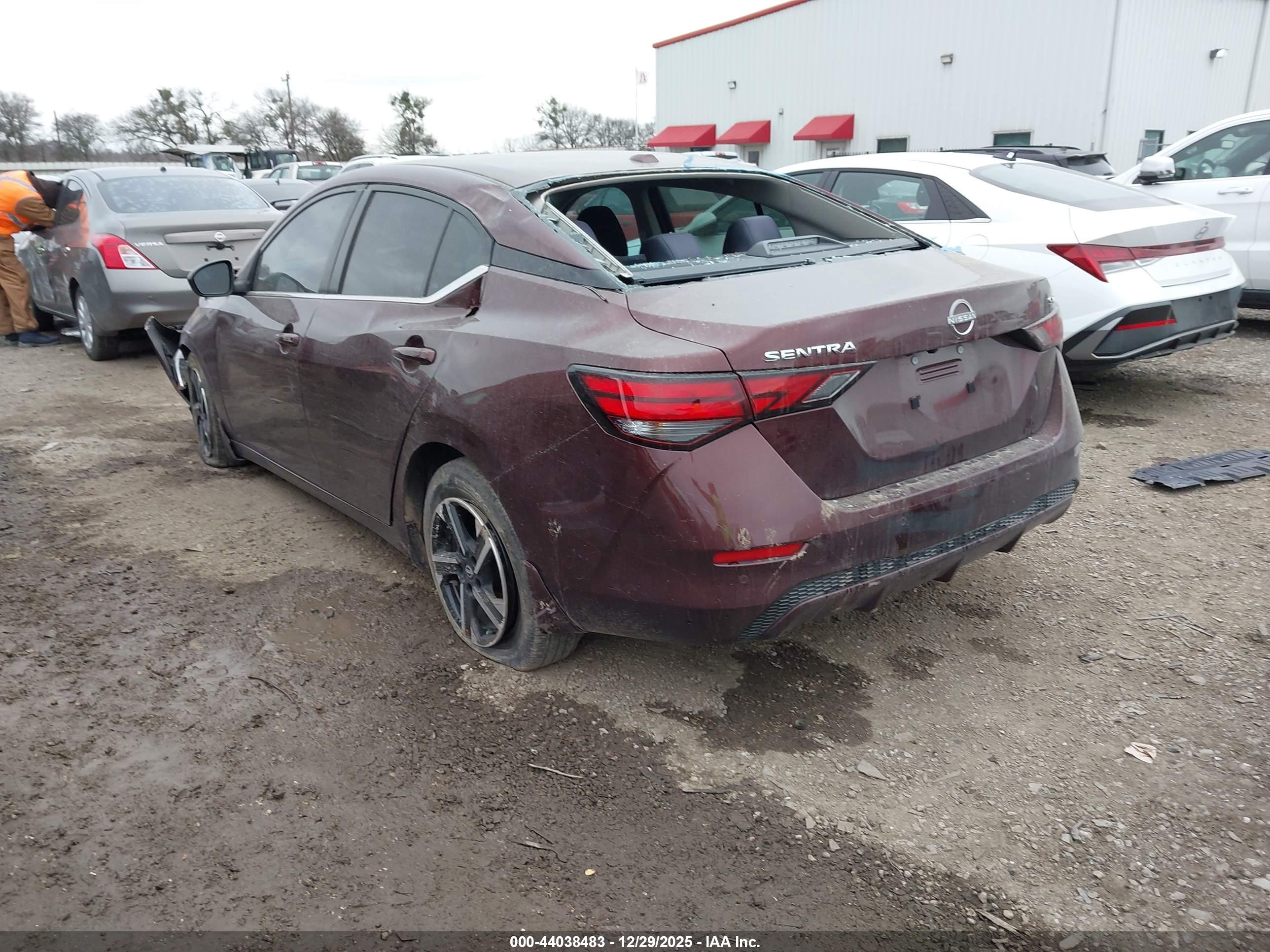 NISSAN SENTRA image 3