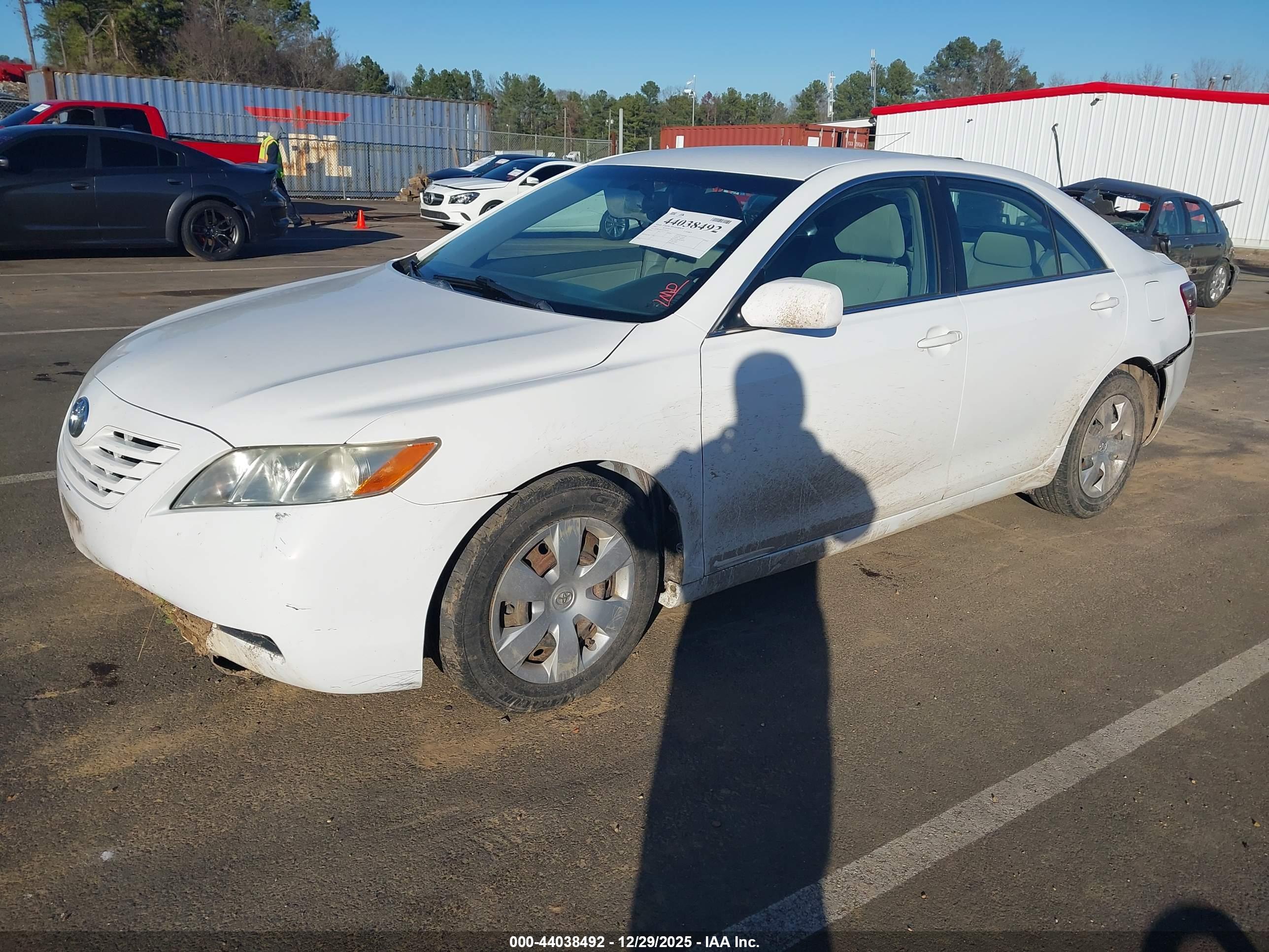 TOYOTA CAMRY image 2