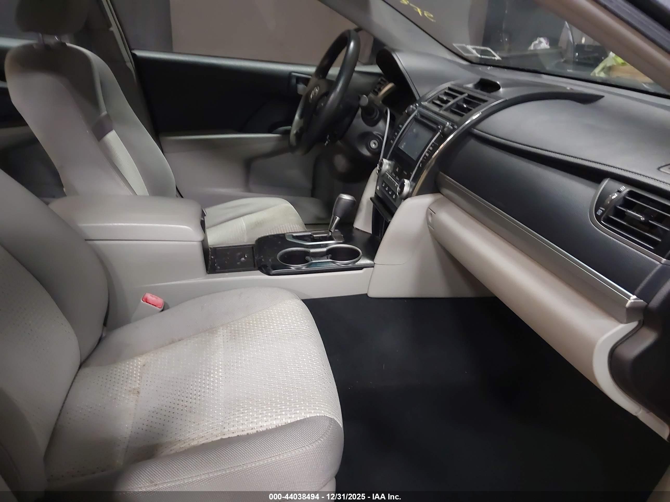 TOYOTA CAMRY image 5