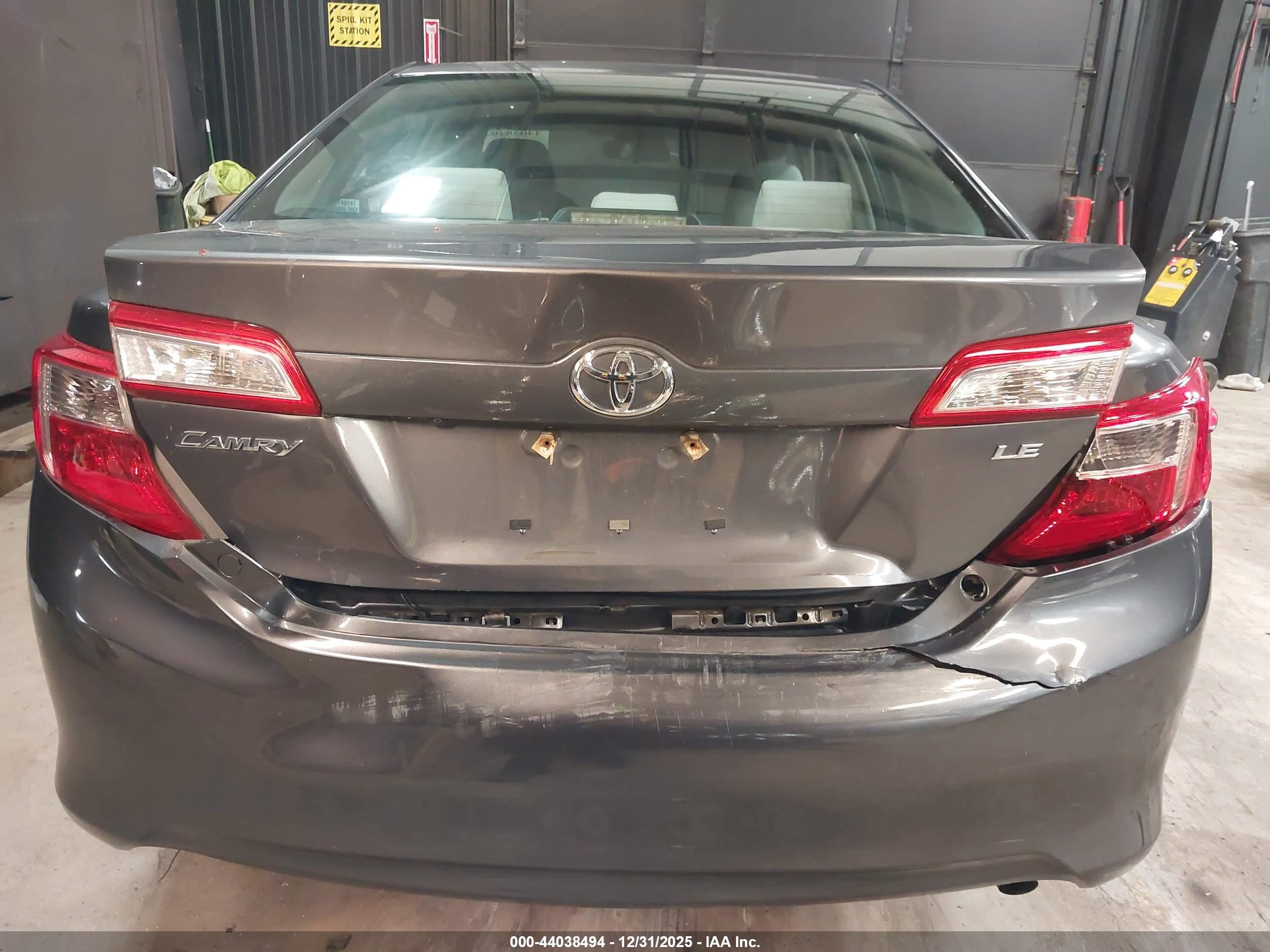 TOYOTA CAMRY image 6