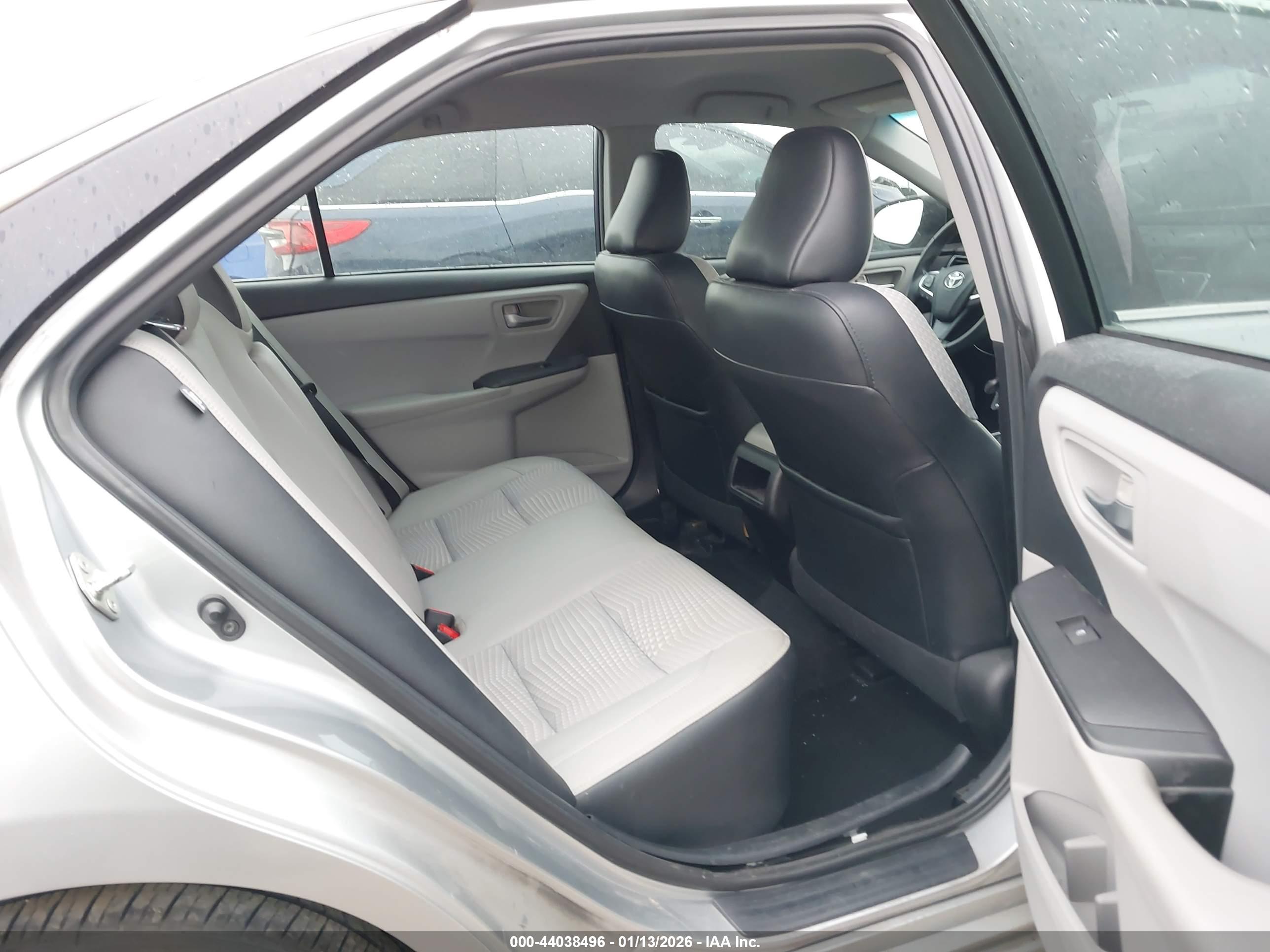 TOYOTA CAMRY image 8