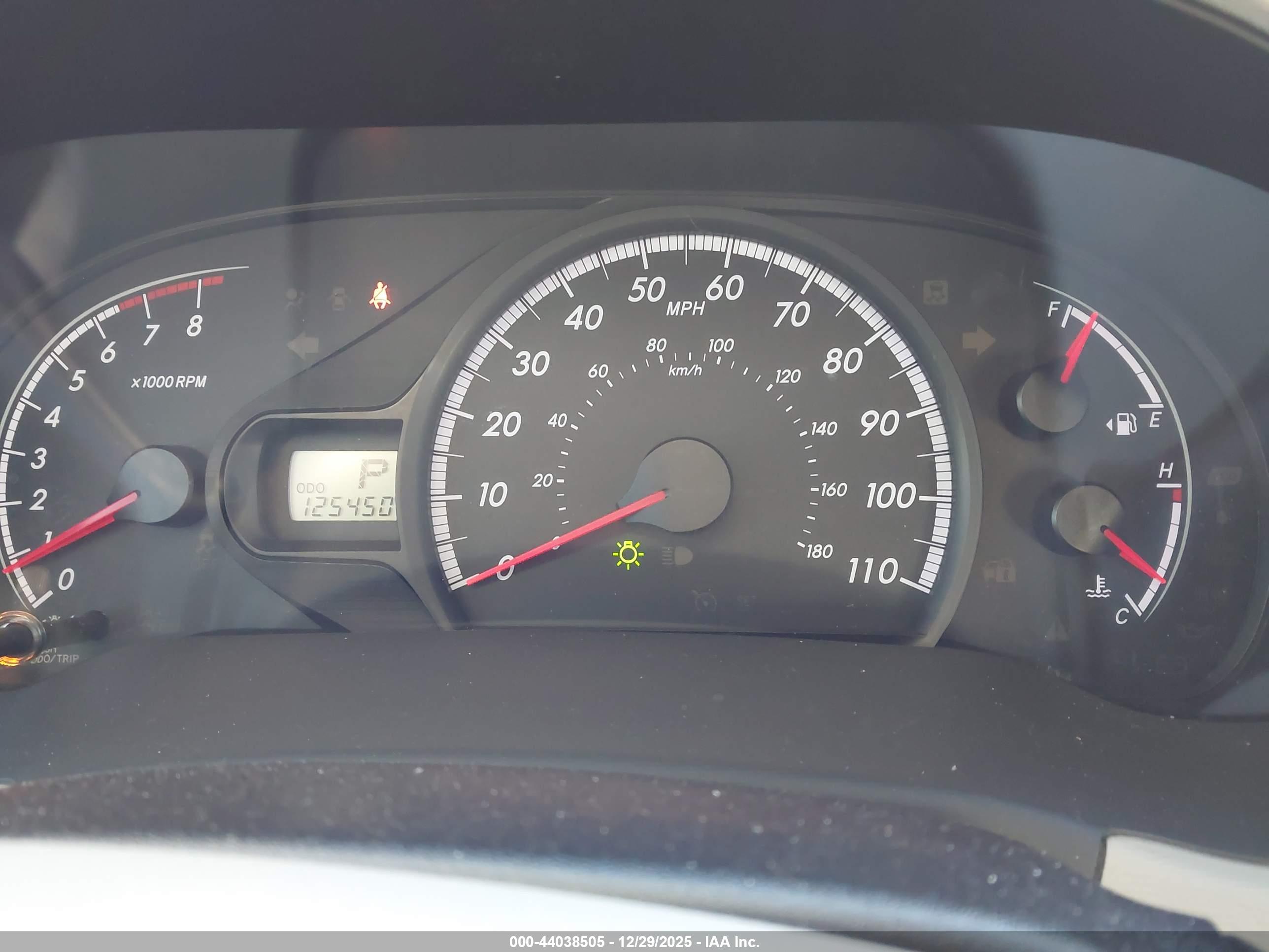 TOYOTA SIENNA image 7
