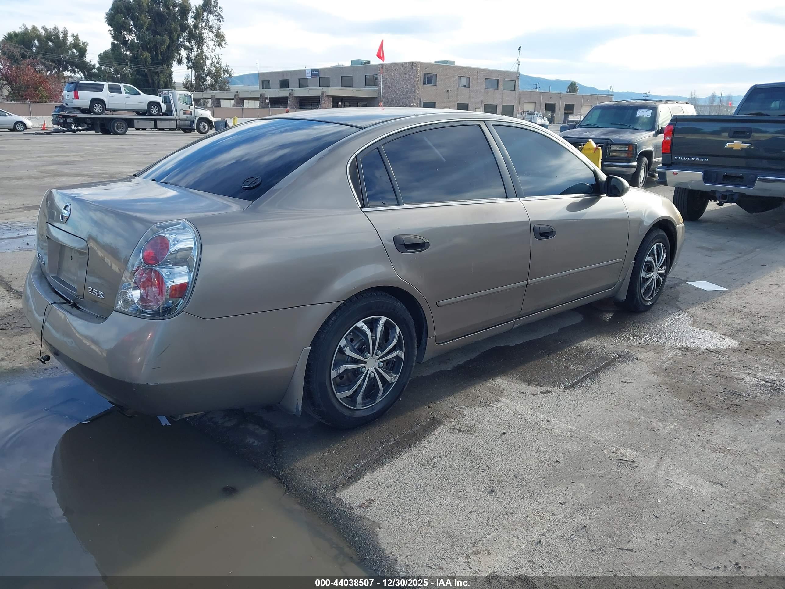 NISSAN ALTIMA image 4