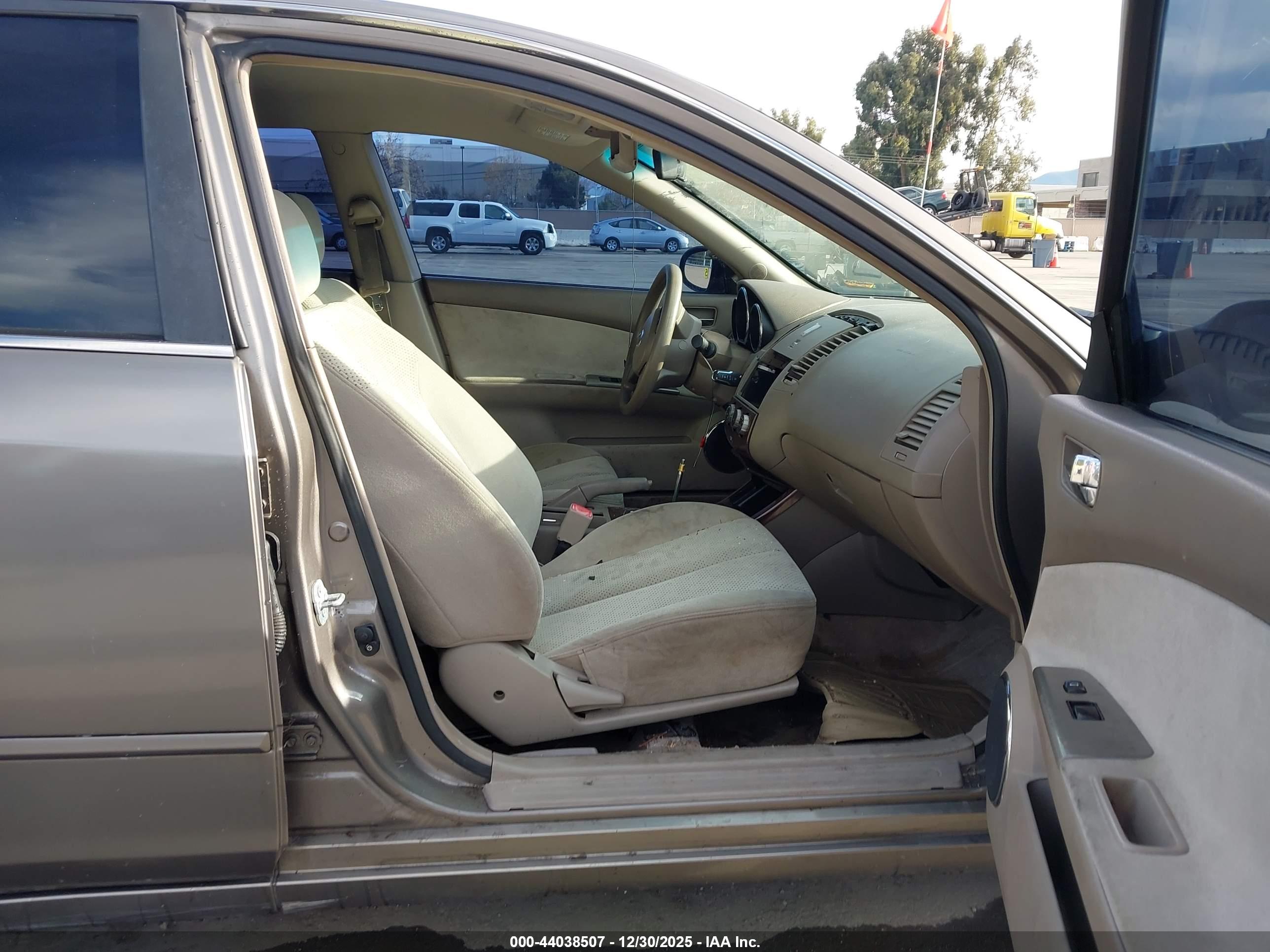 NISSAN ALTIMA image 5