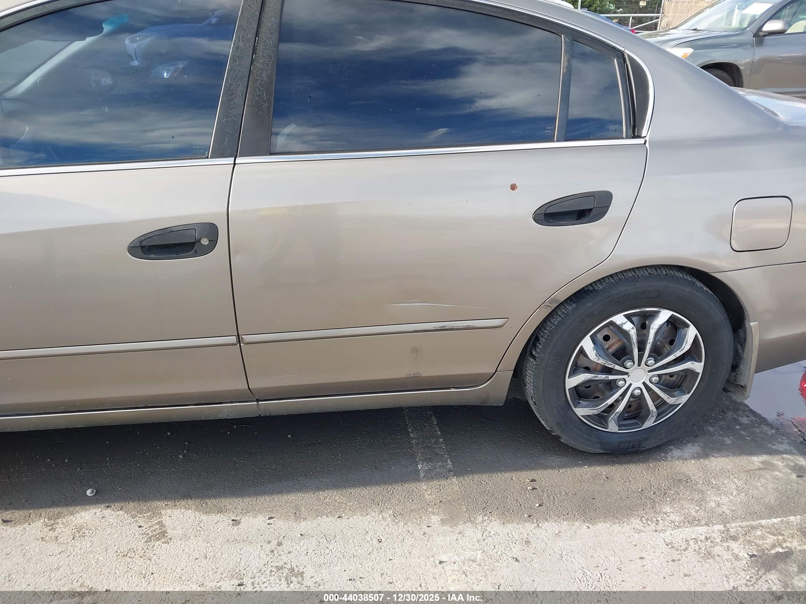 NISSAN ALTIMA image 6