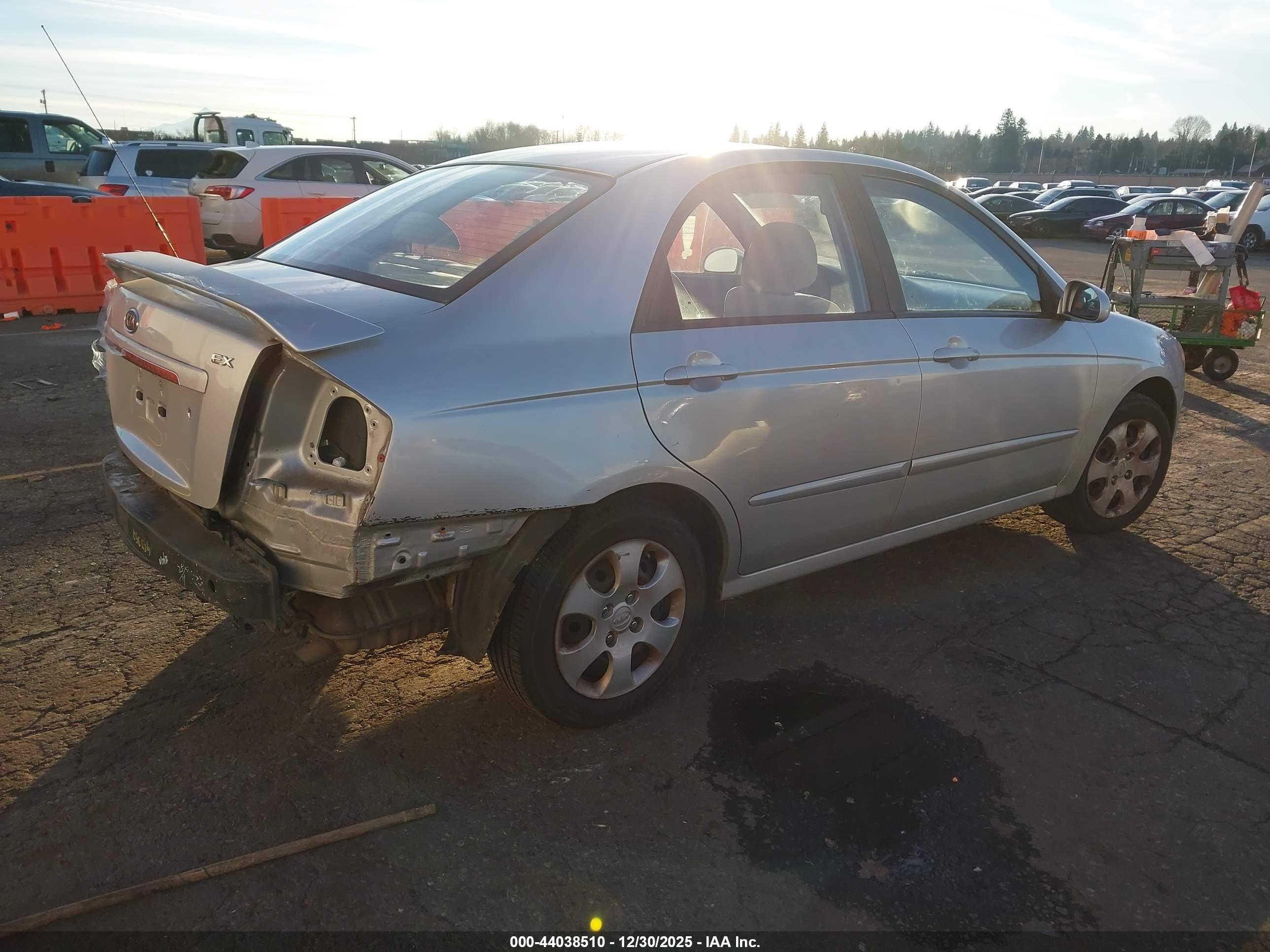 KIA SPECTRA image 4