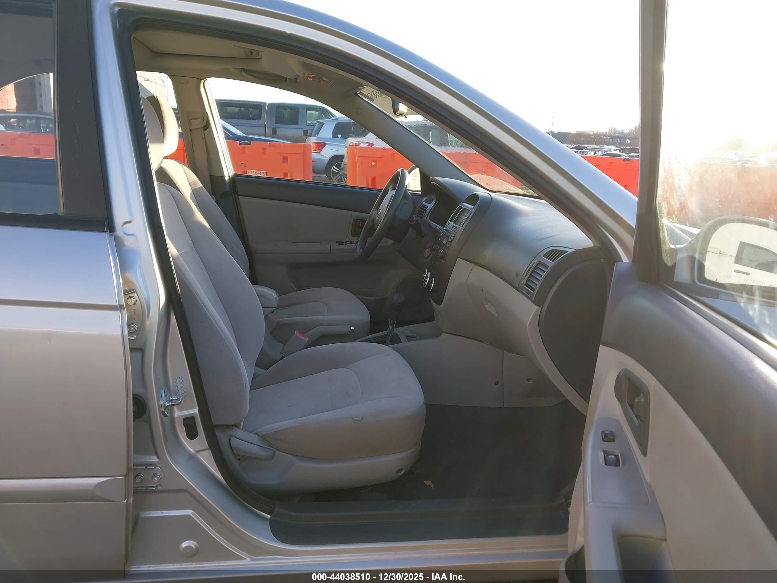 KIA SPECTRA image 5