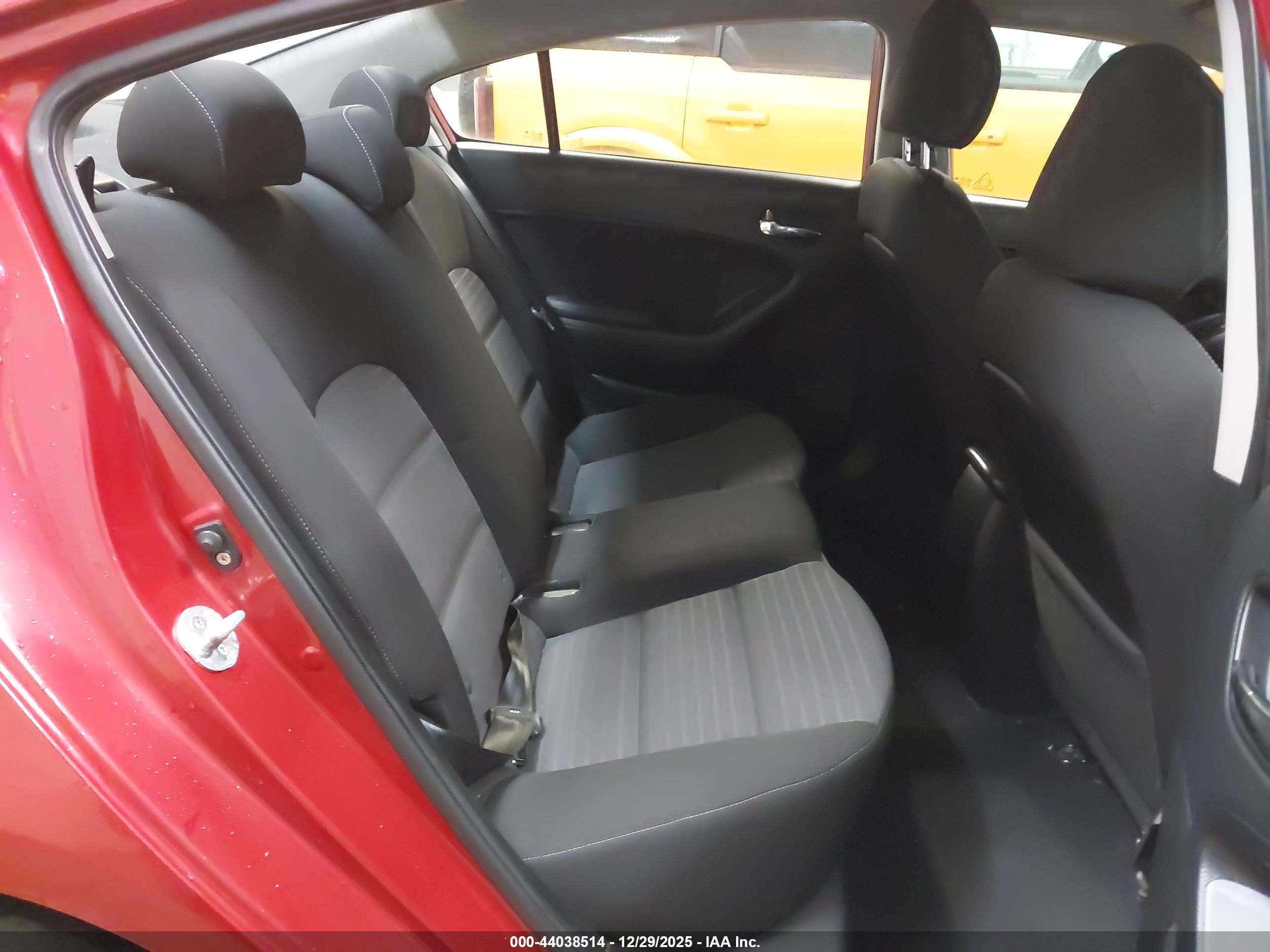 KIA FORTE image 8