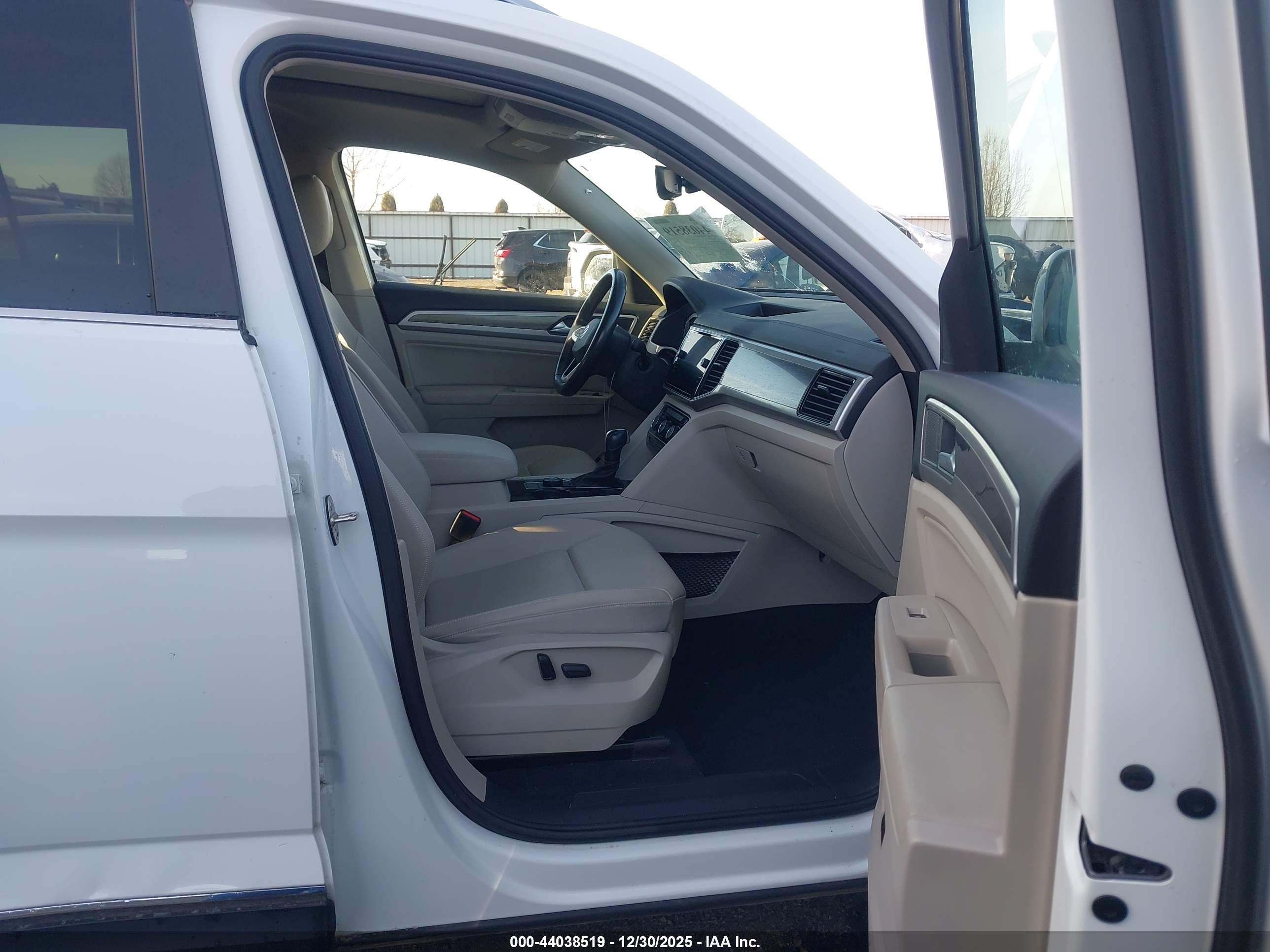 VOLKSWAGEN ATLAS image 5