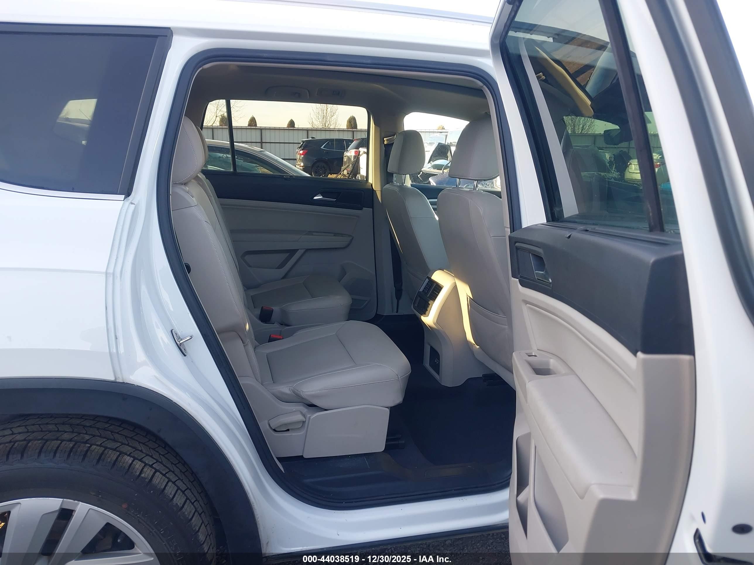 VOLKSWAGEN ATLAS image 8