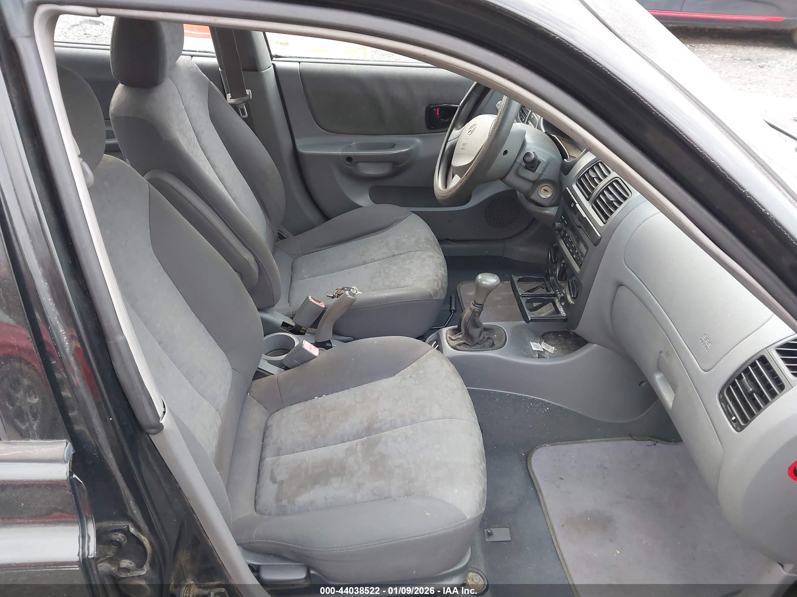 HYUNDAI ACCENT image 5