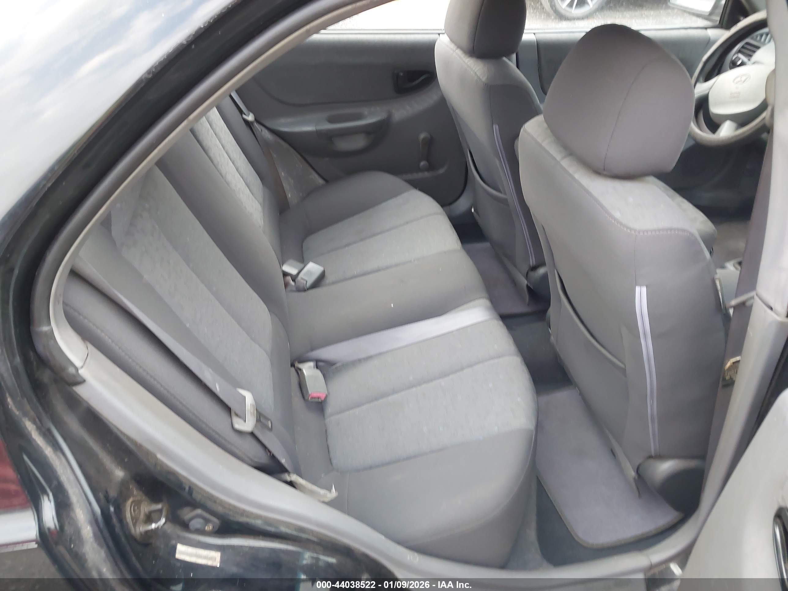 HYUNDAI ACCENT image 8