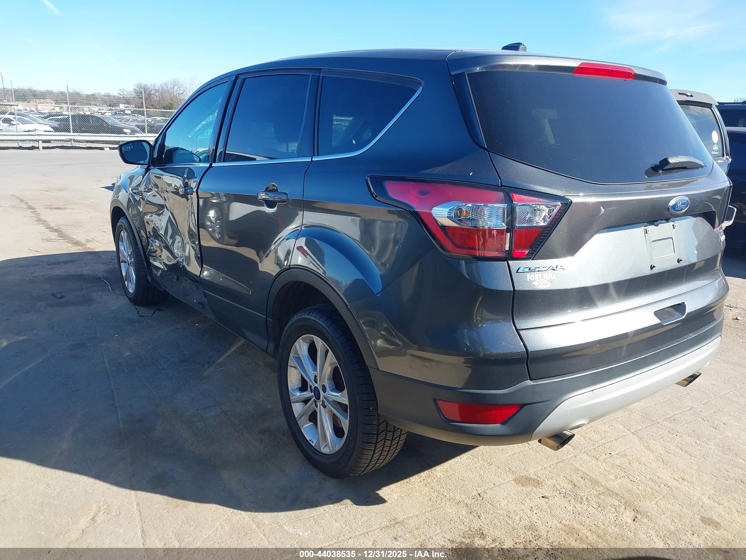 FORD ESCAPE image 3