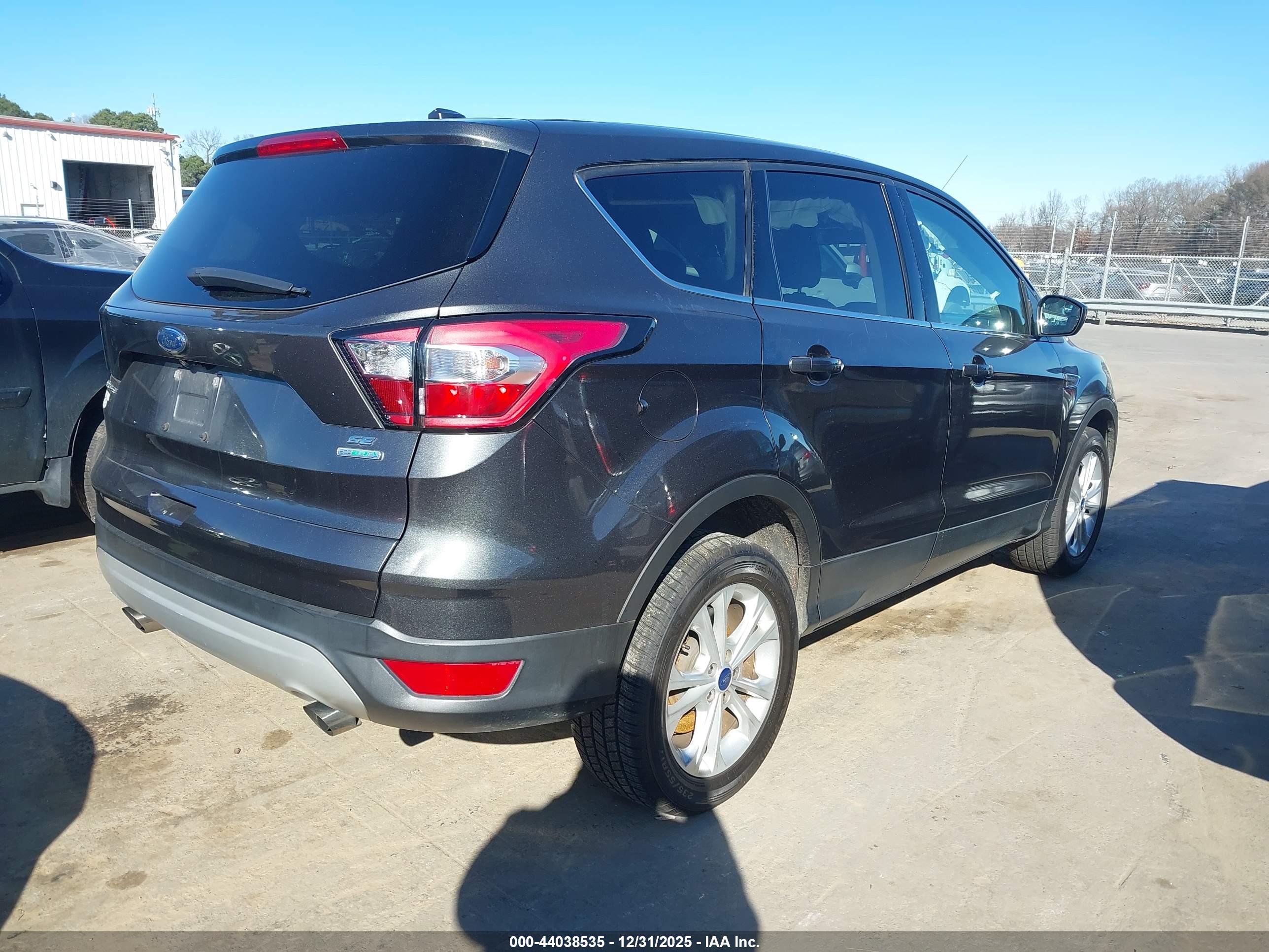 FORD ESCAPE image 4