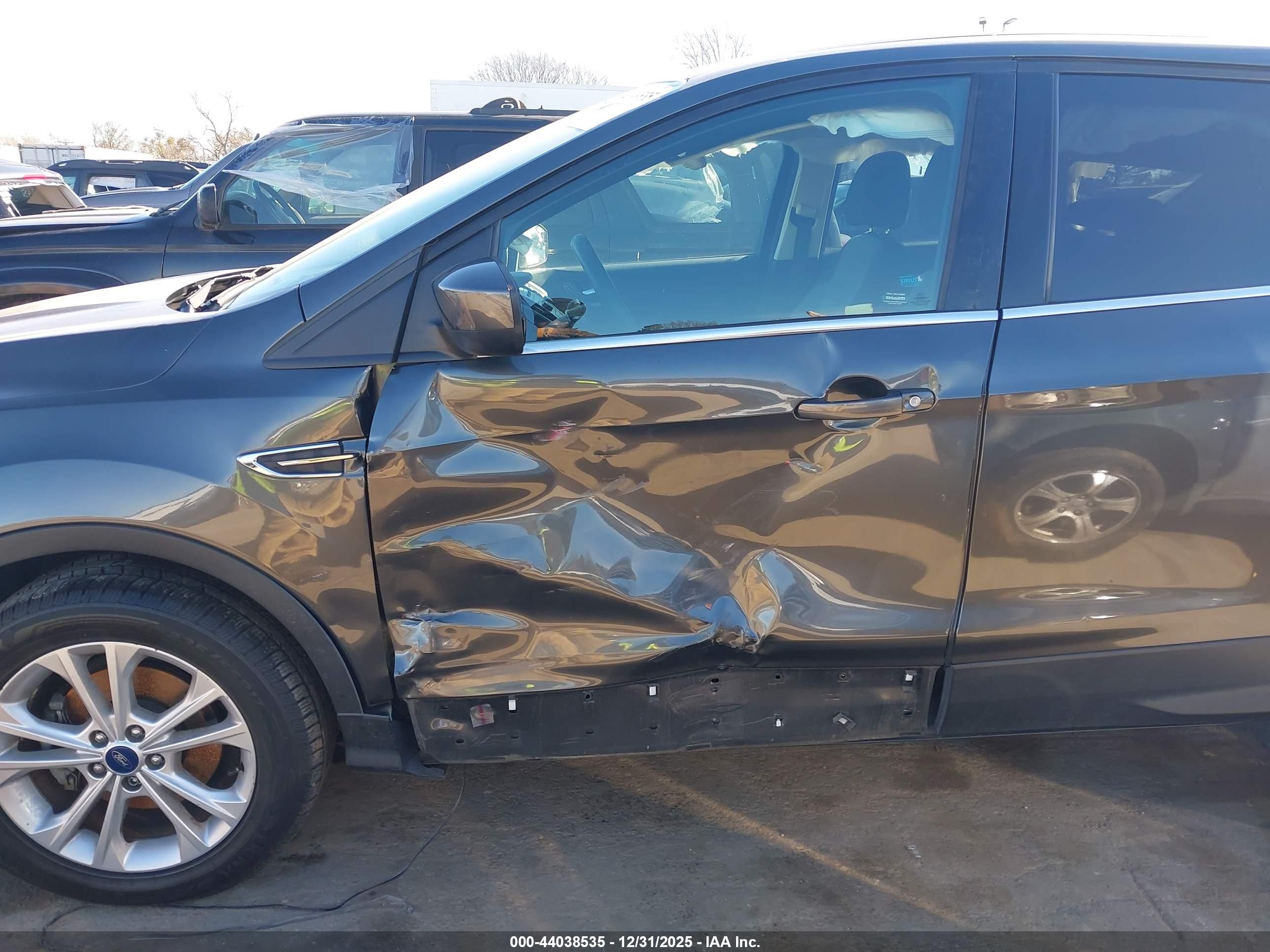 FORD ESCAPE image 6