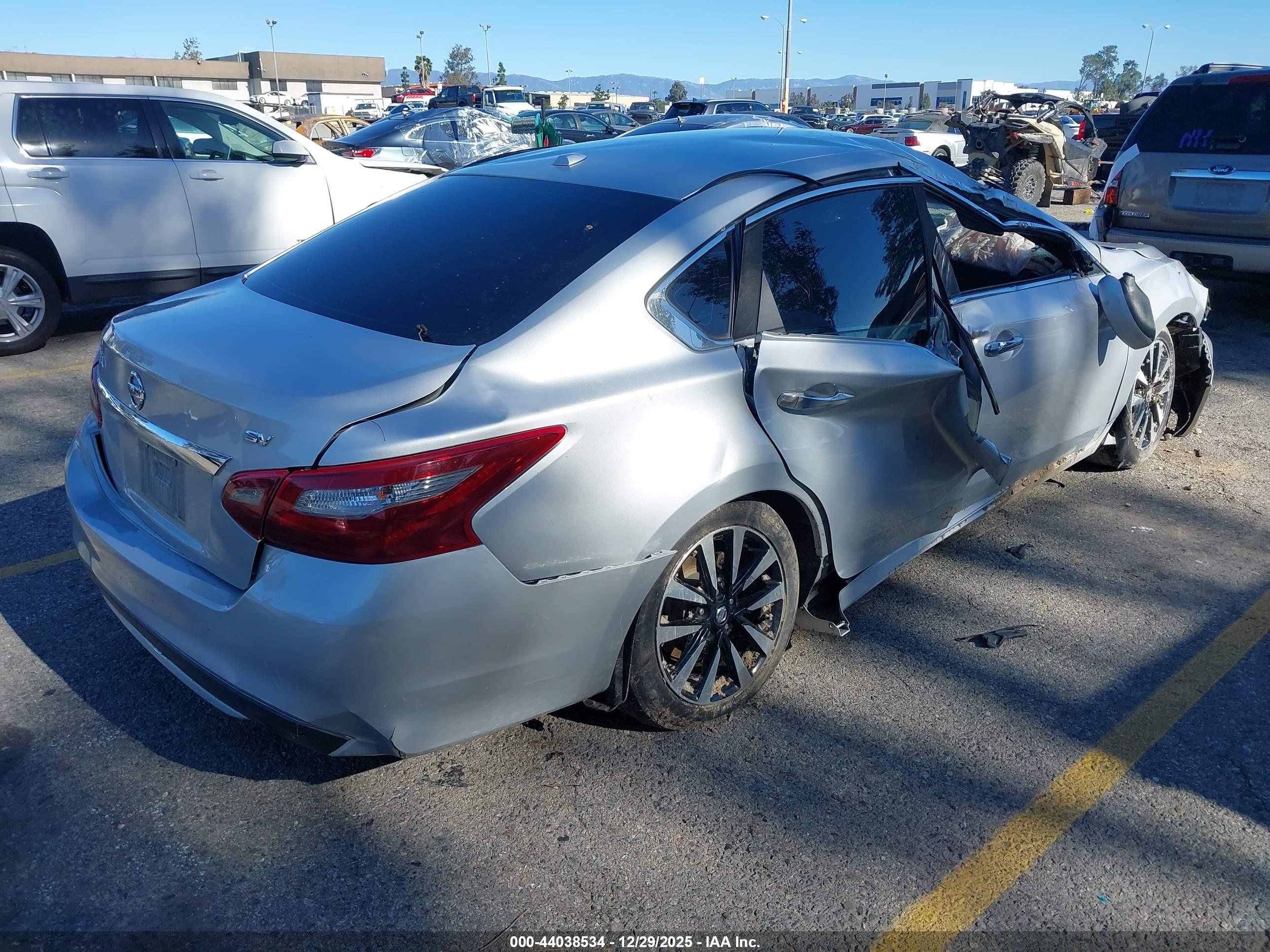 NISSAN ALTIMA image 4