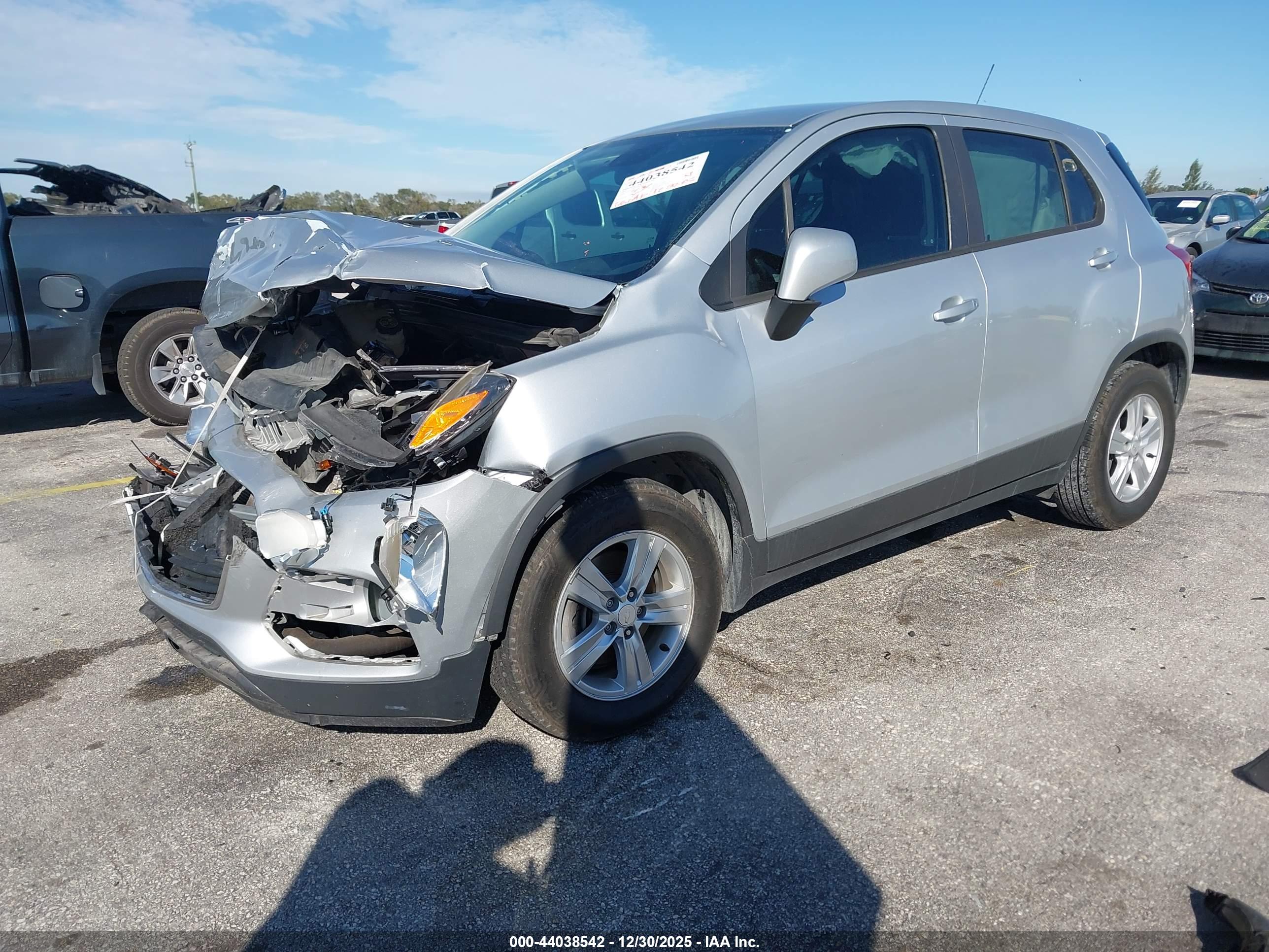 CHEVROLET TRAX image 2