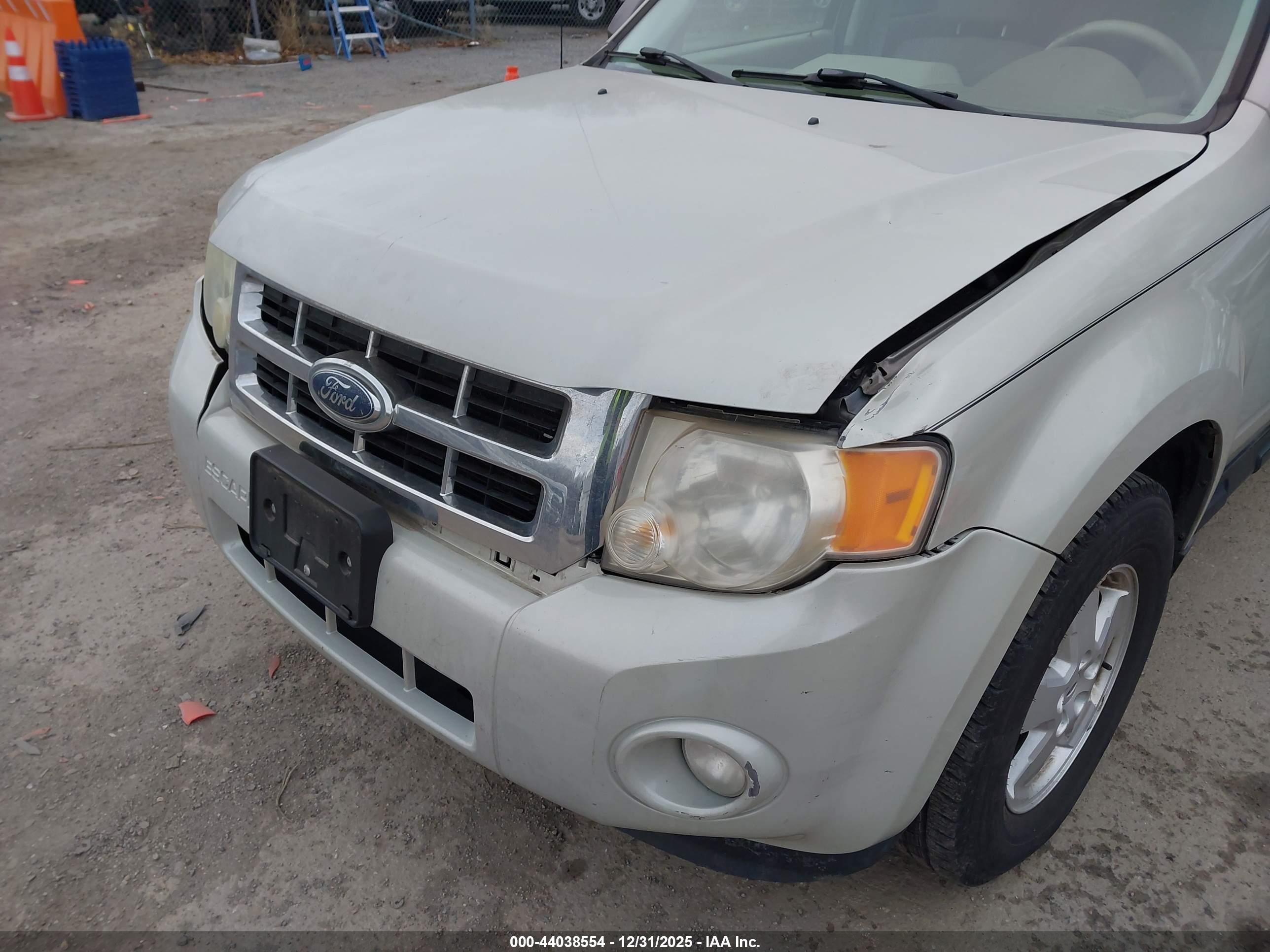 FORD ESCAPE image 6