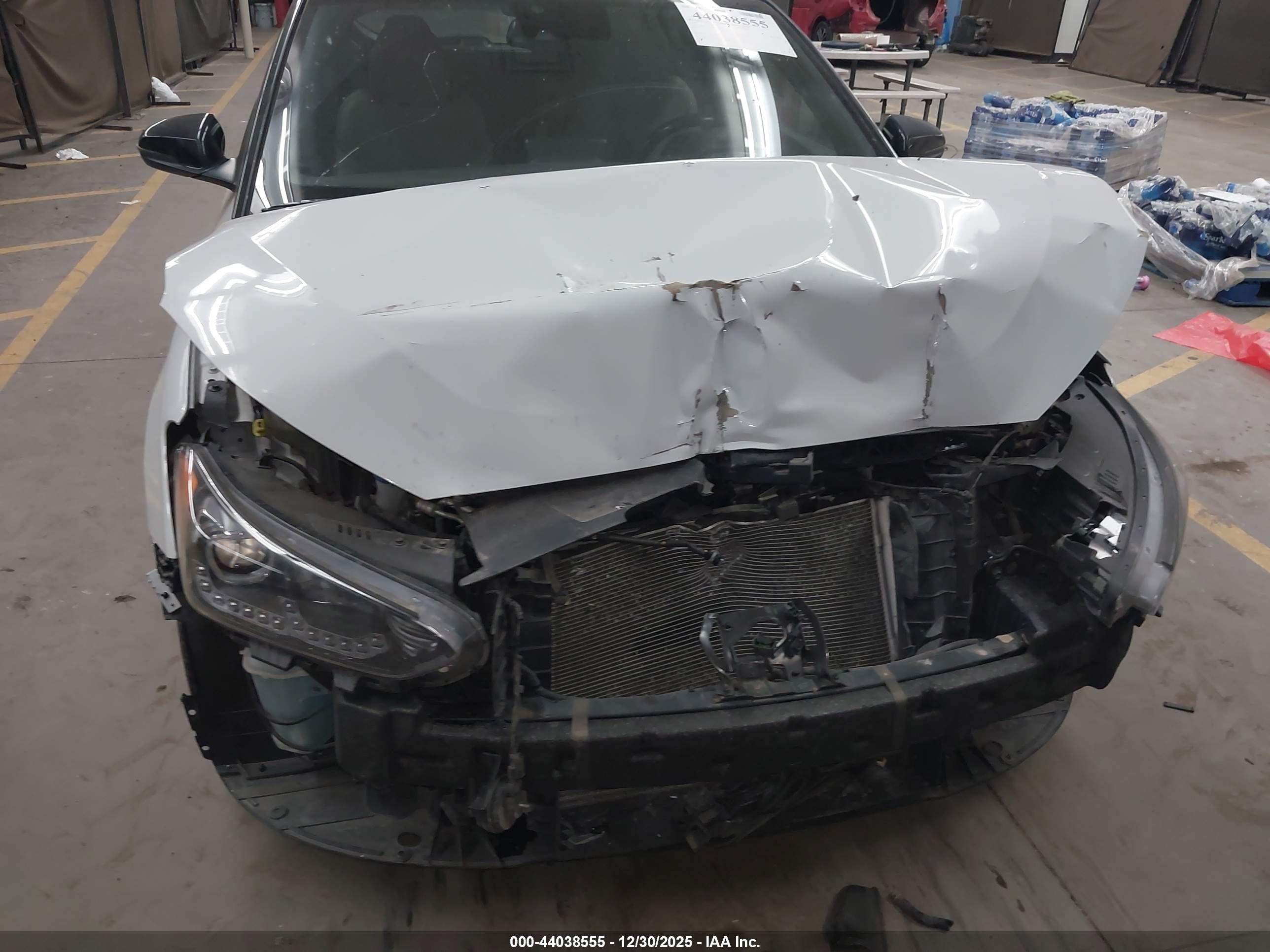 HYUNDAI VELOSTER image 6