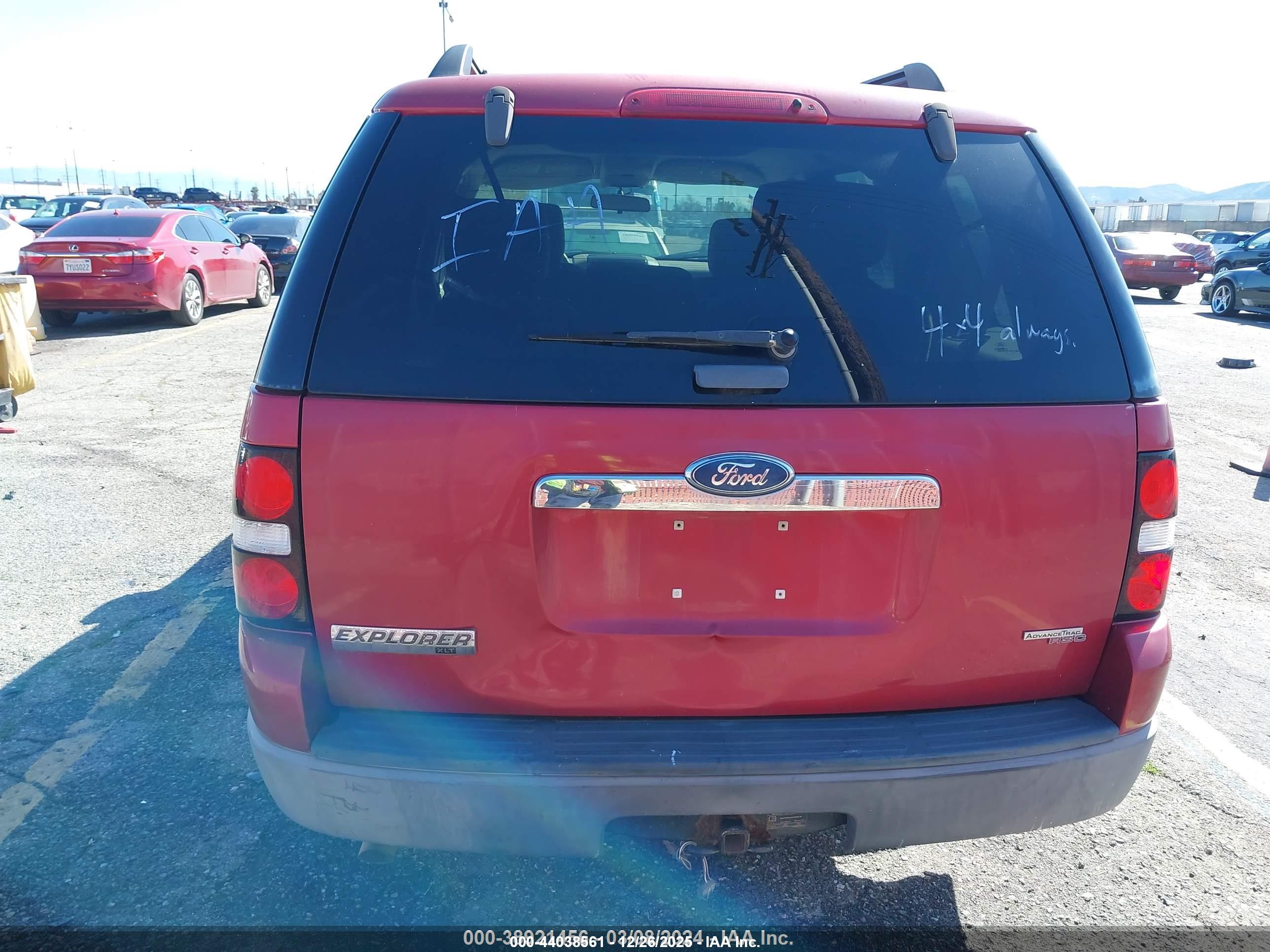 FORD EXPLORER image 6