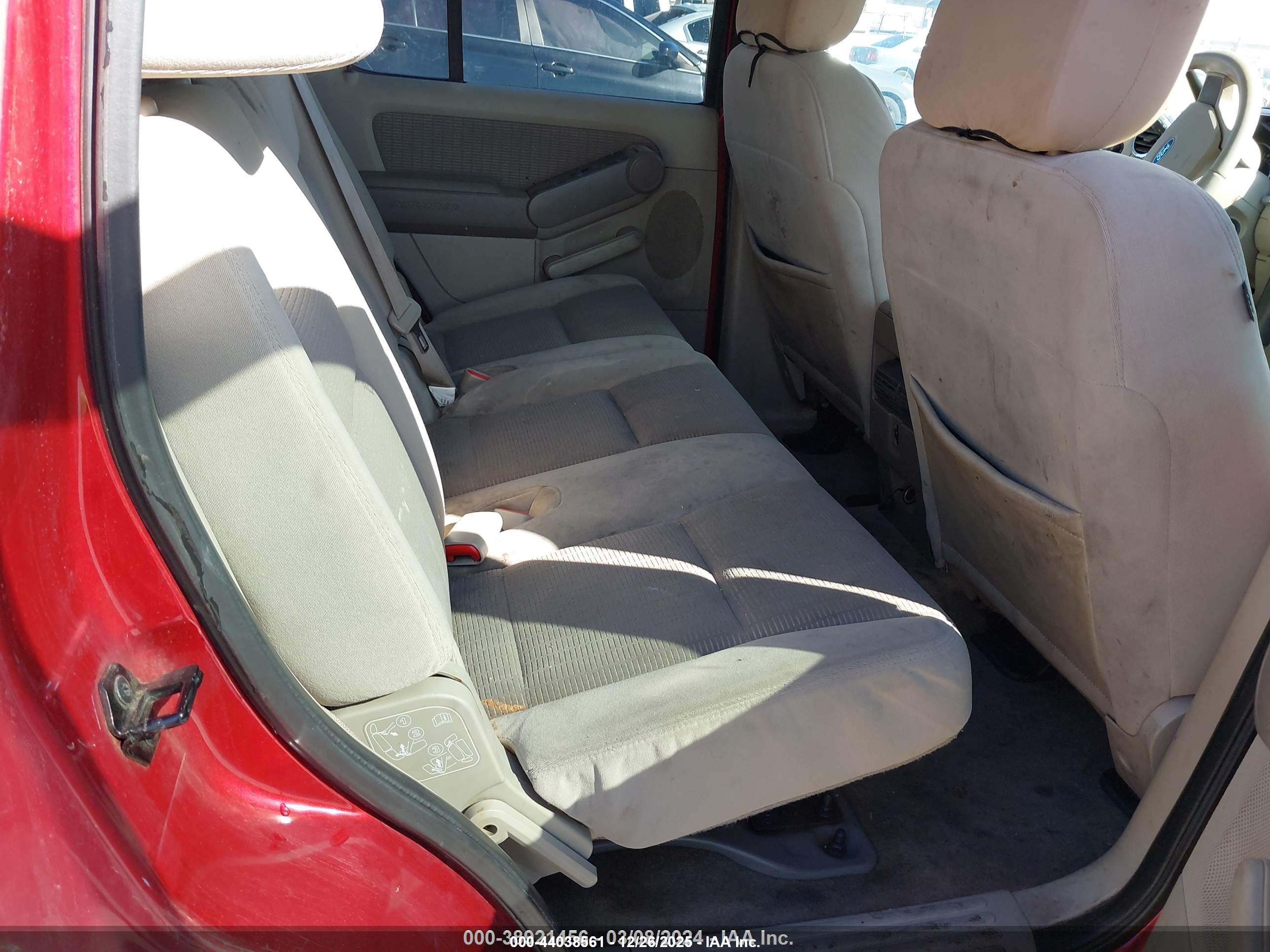 FORD EXPLORER image 8