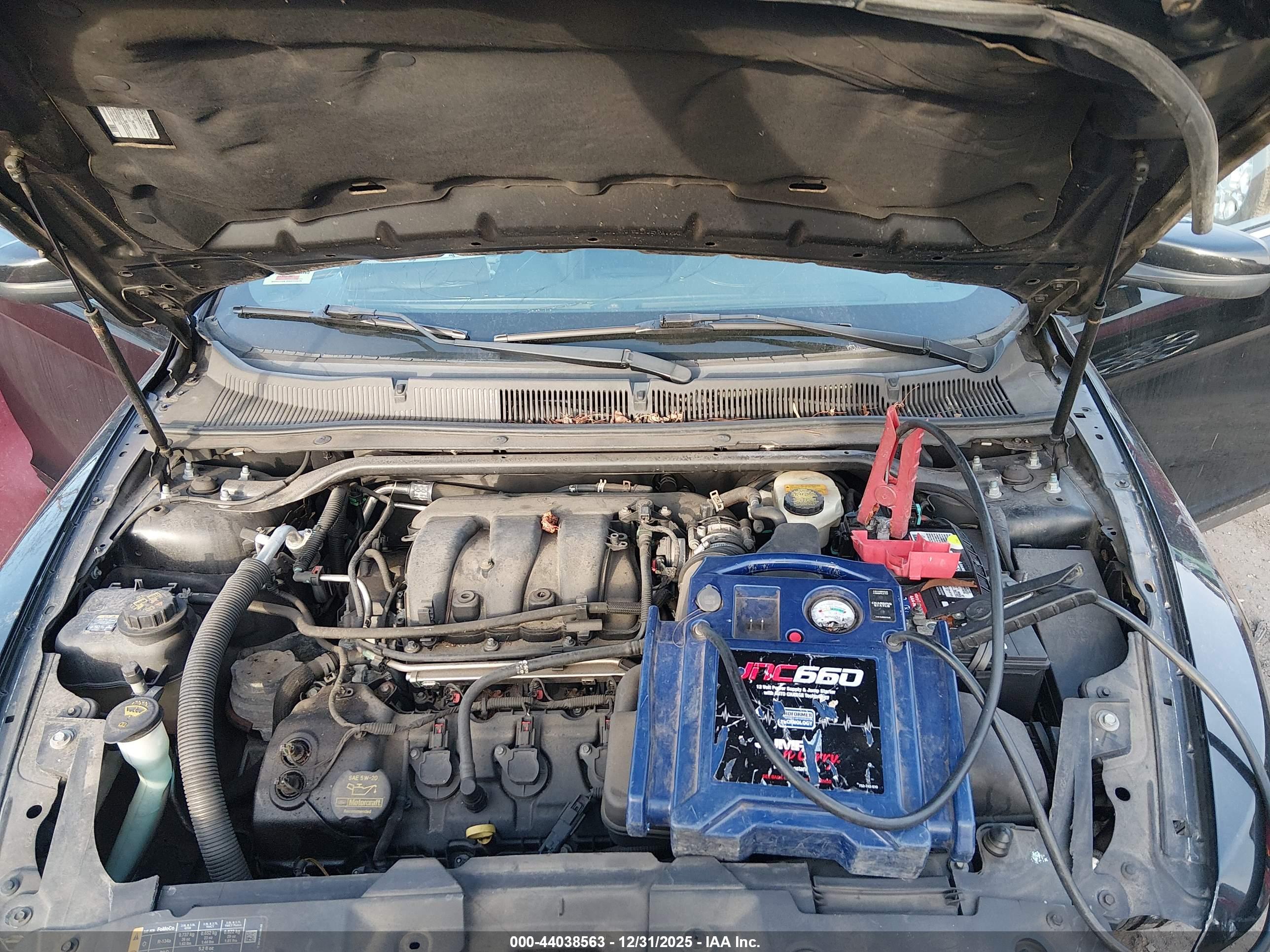 FORD TAURUS image 10
