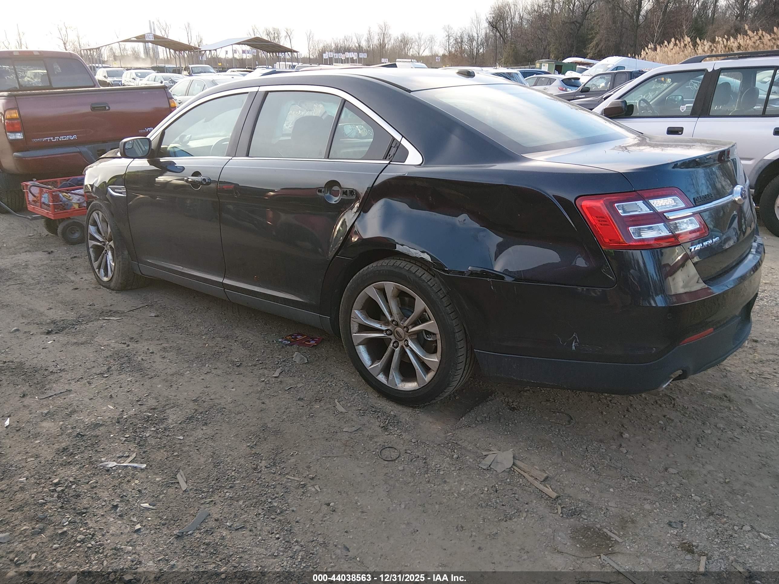 FORD TAURUS image 3