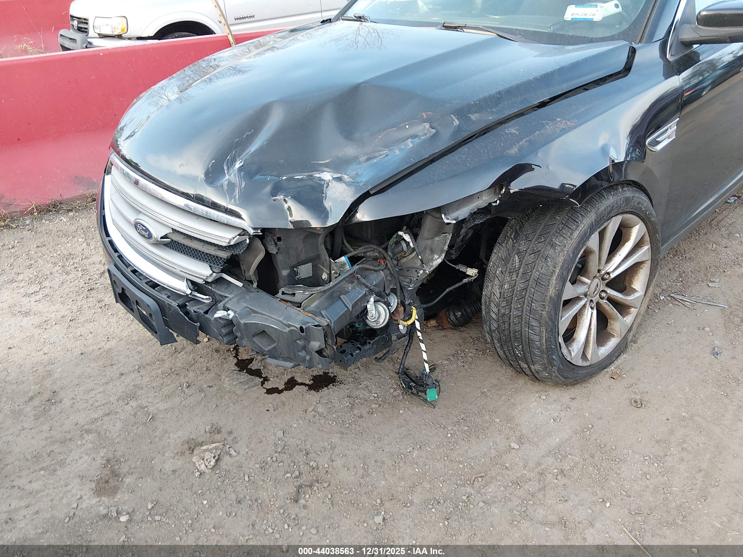 FORD TAURUS image 6