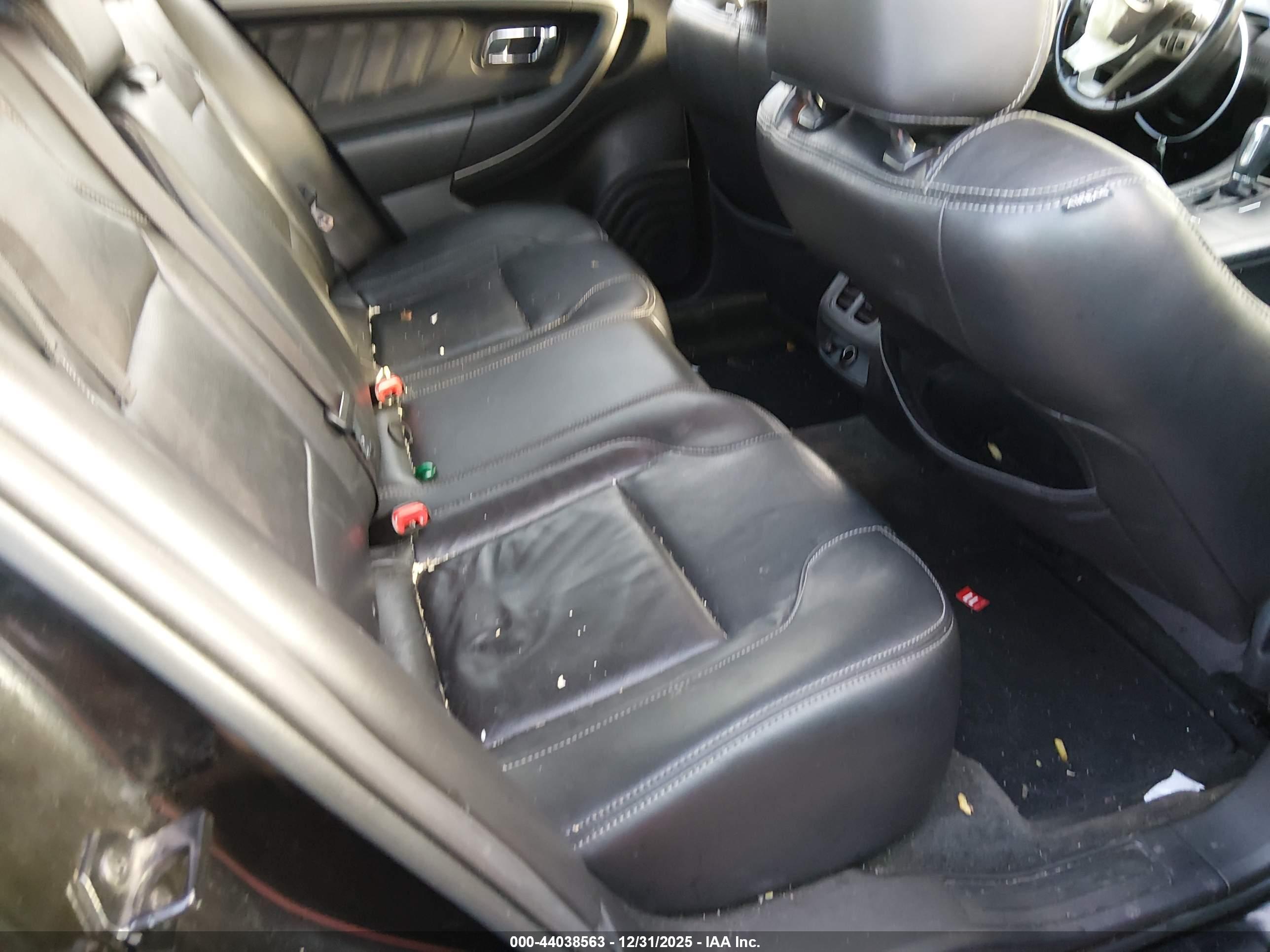 FORD TAURUS image 8