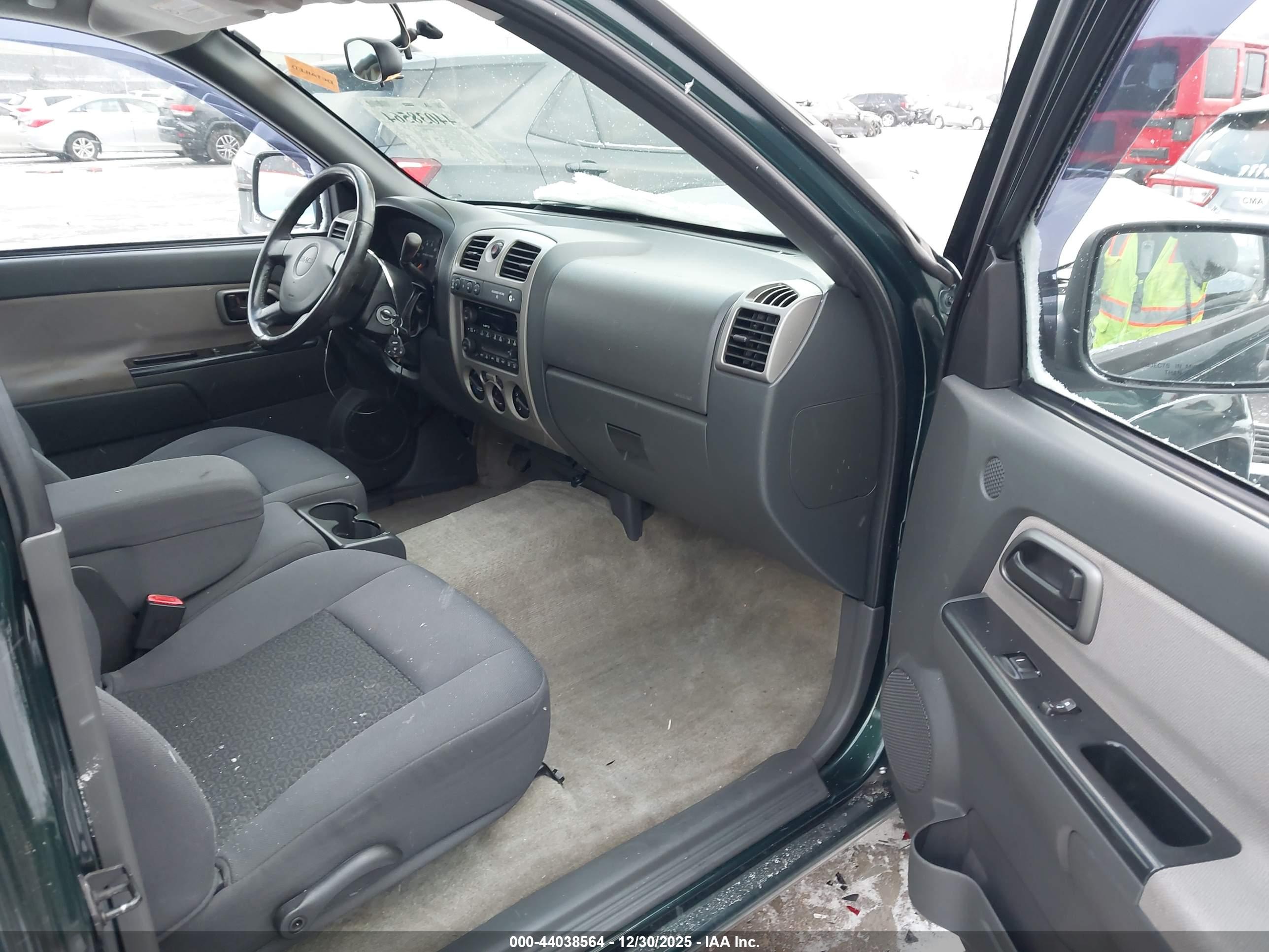 GMC CANYON image 5