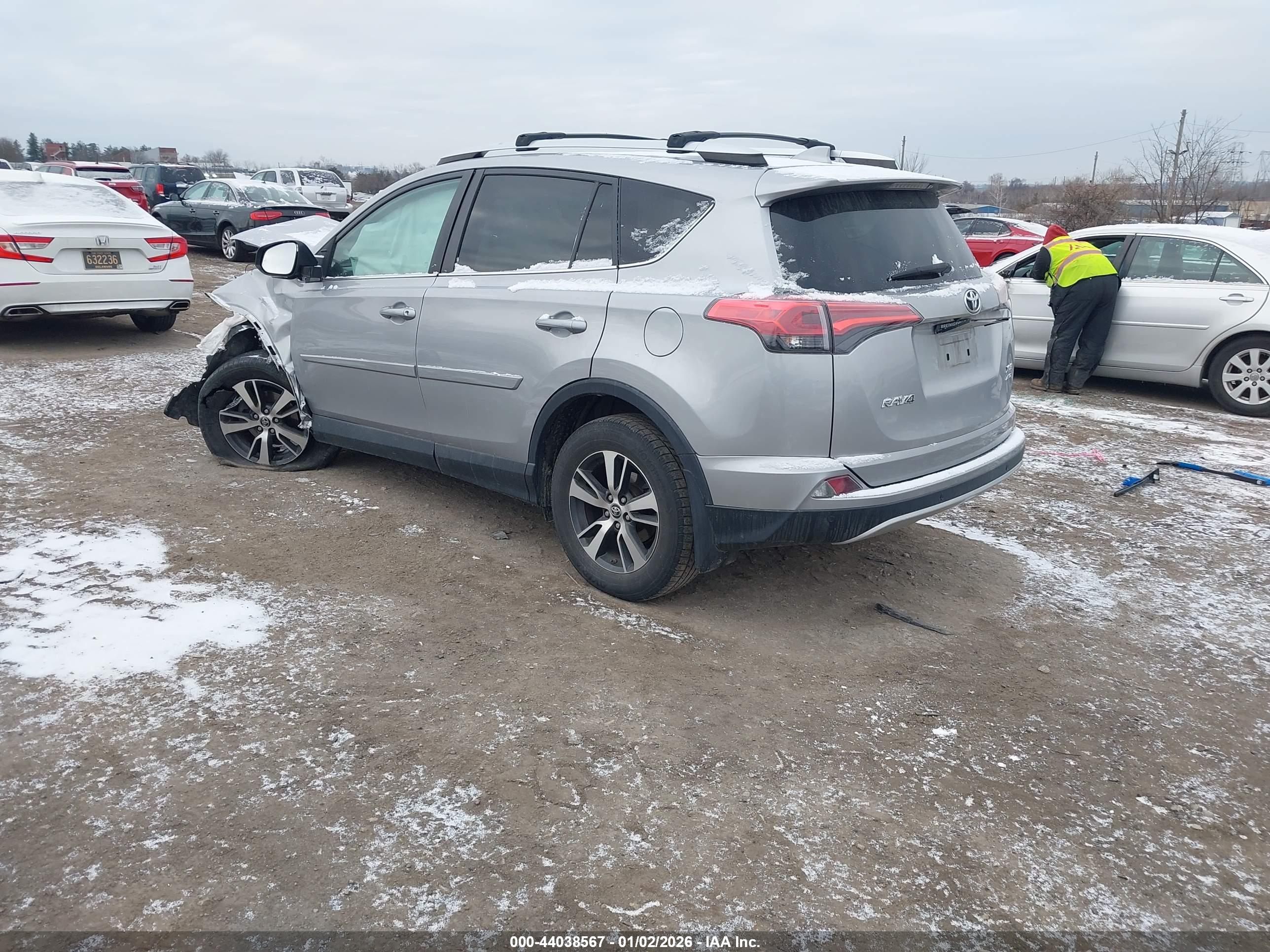 TOYOTA RAV4 image 3