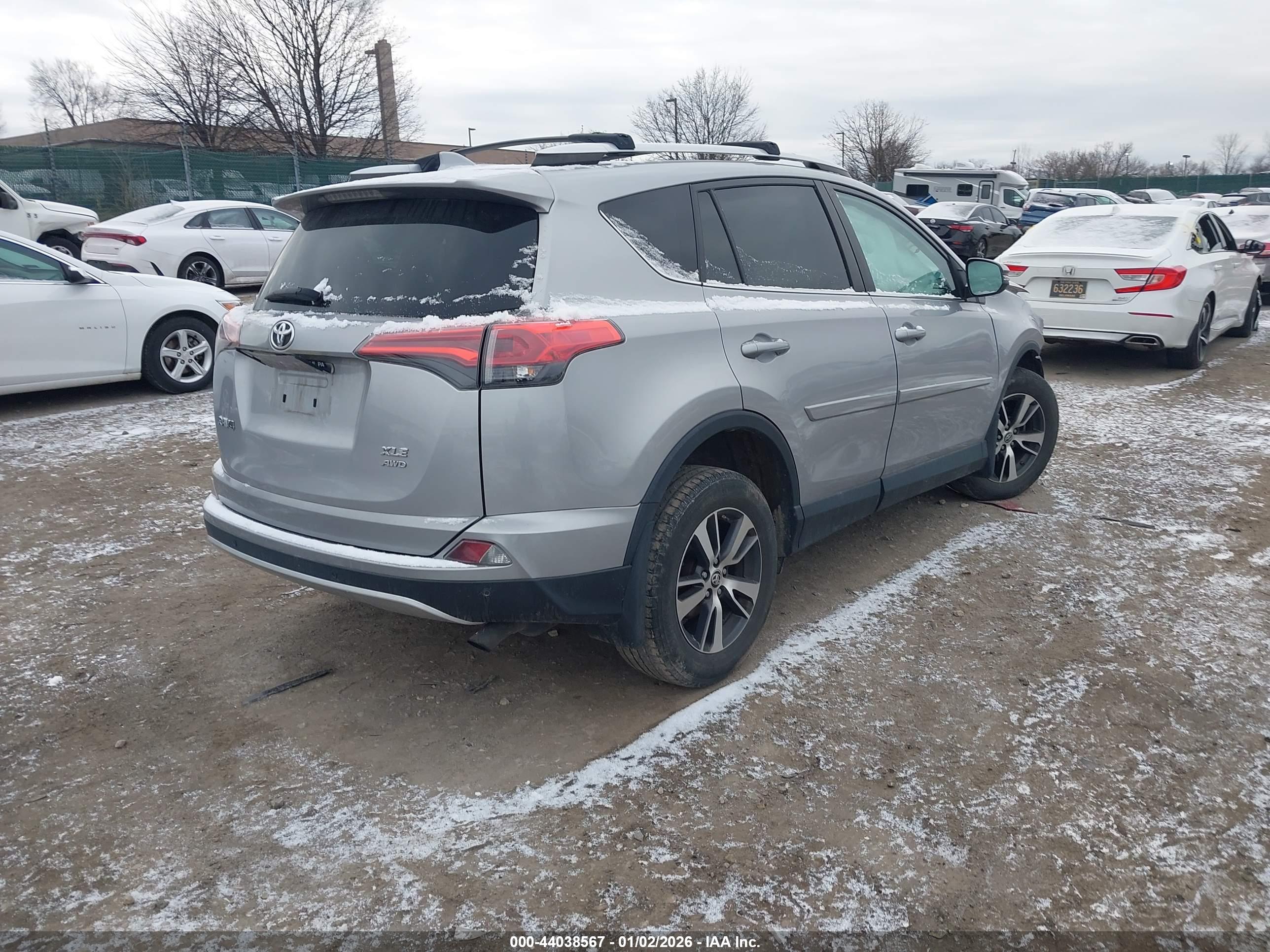TOYOTA RAV4 image 4