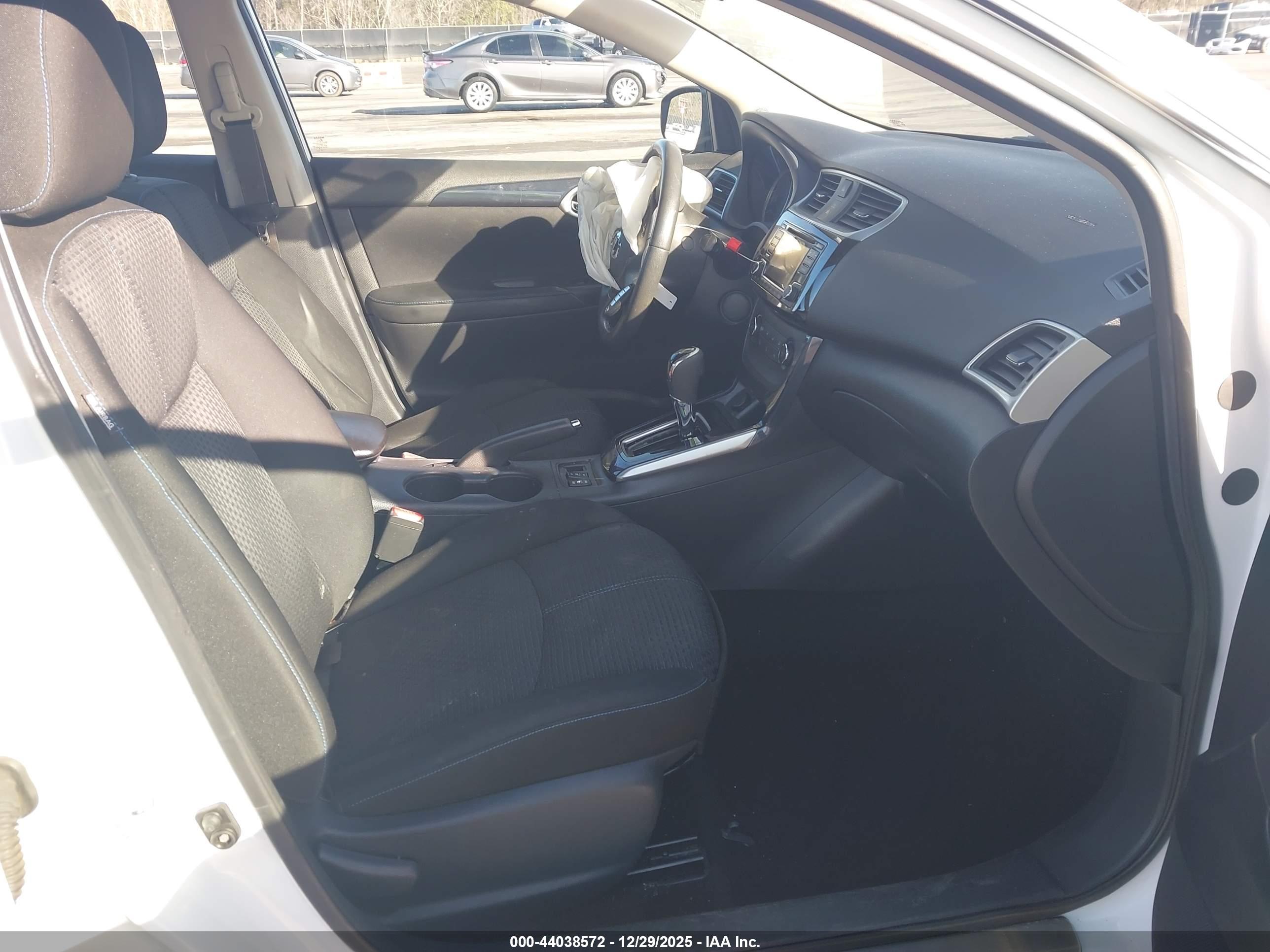 NISSAN SENTRA image 5