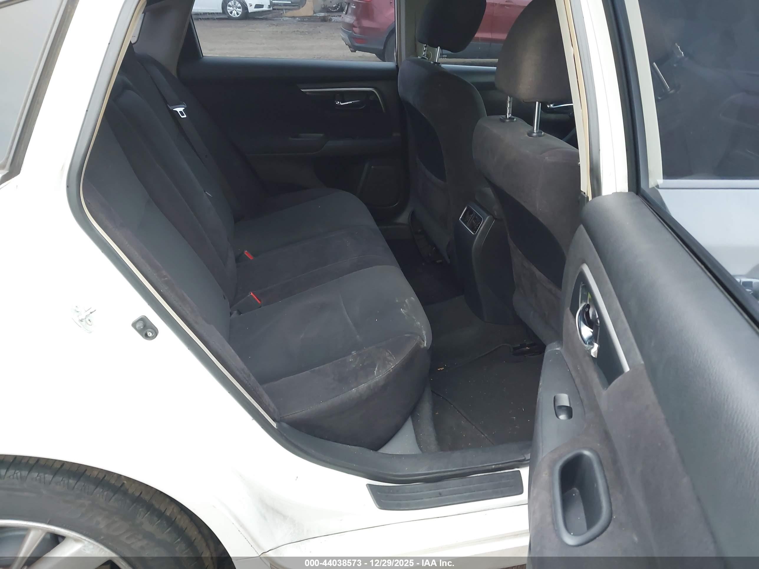 NISSAN ALTIMA image 8