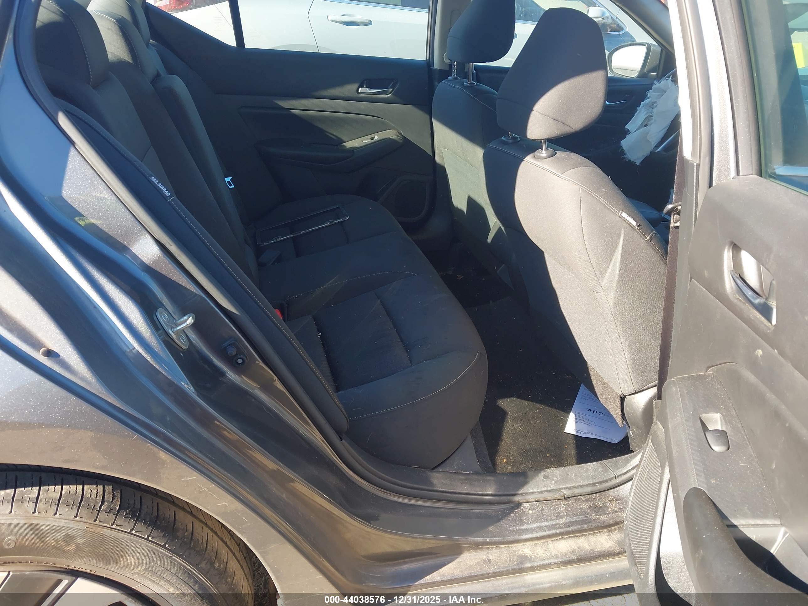 NISSAN ALTIMA image 8