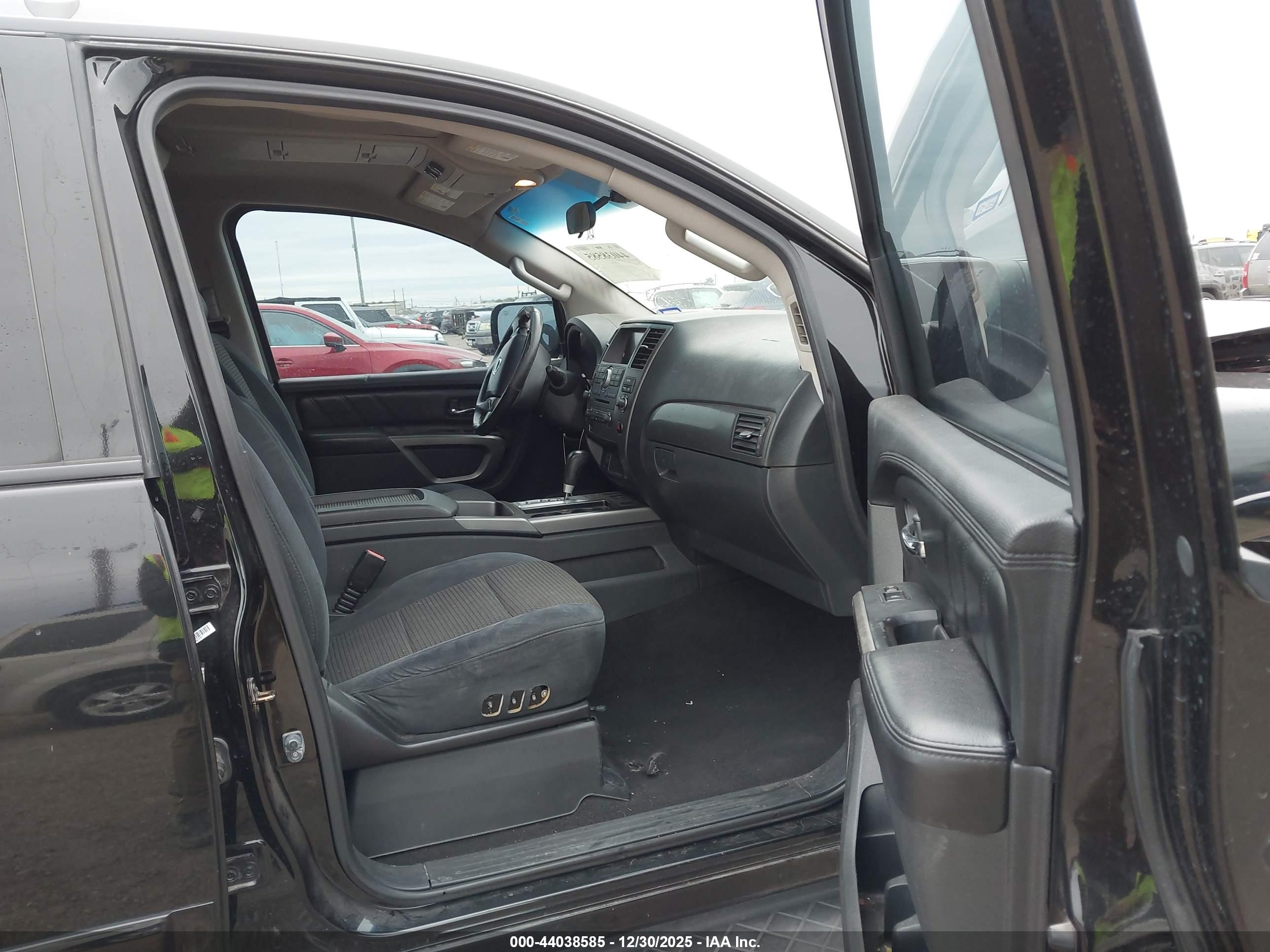 NISSAN ARMADA image 5