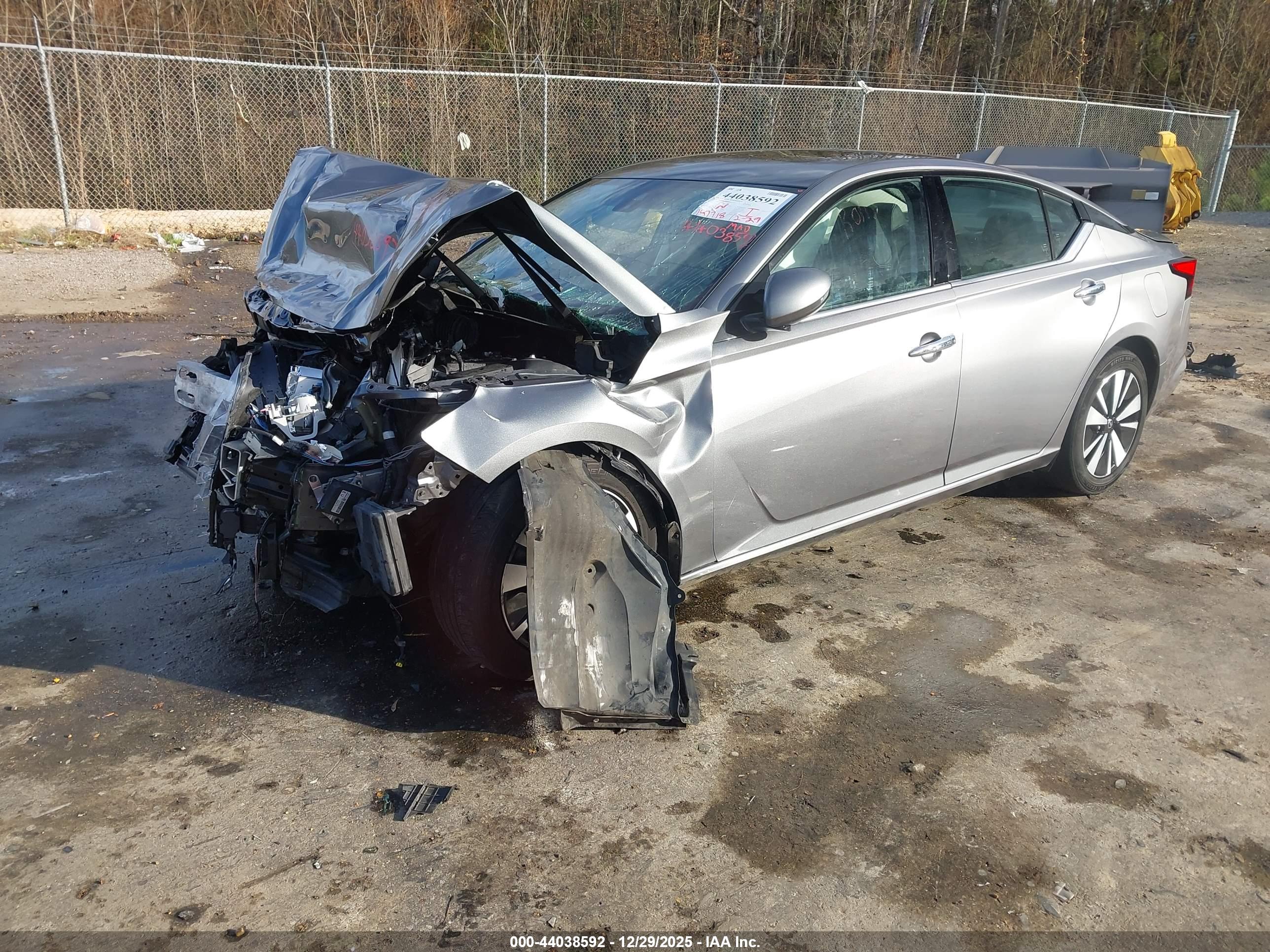 NISSAN ALTIMA image 2