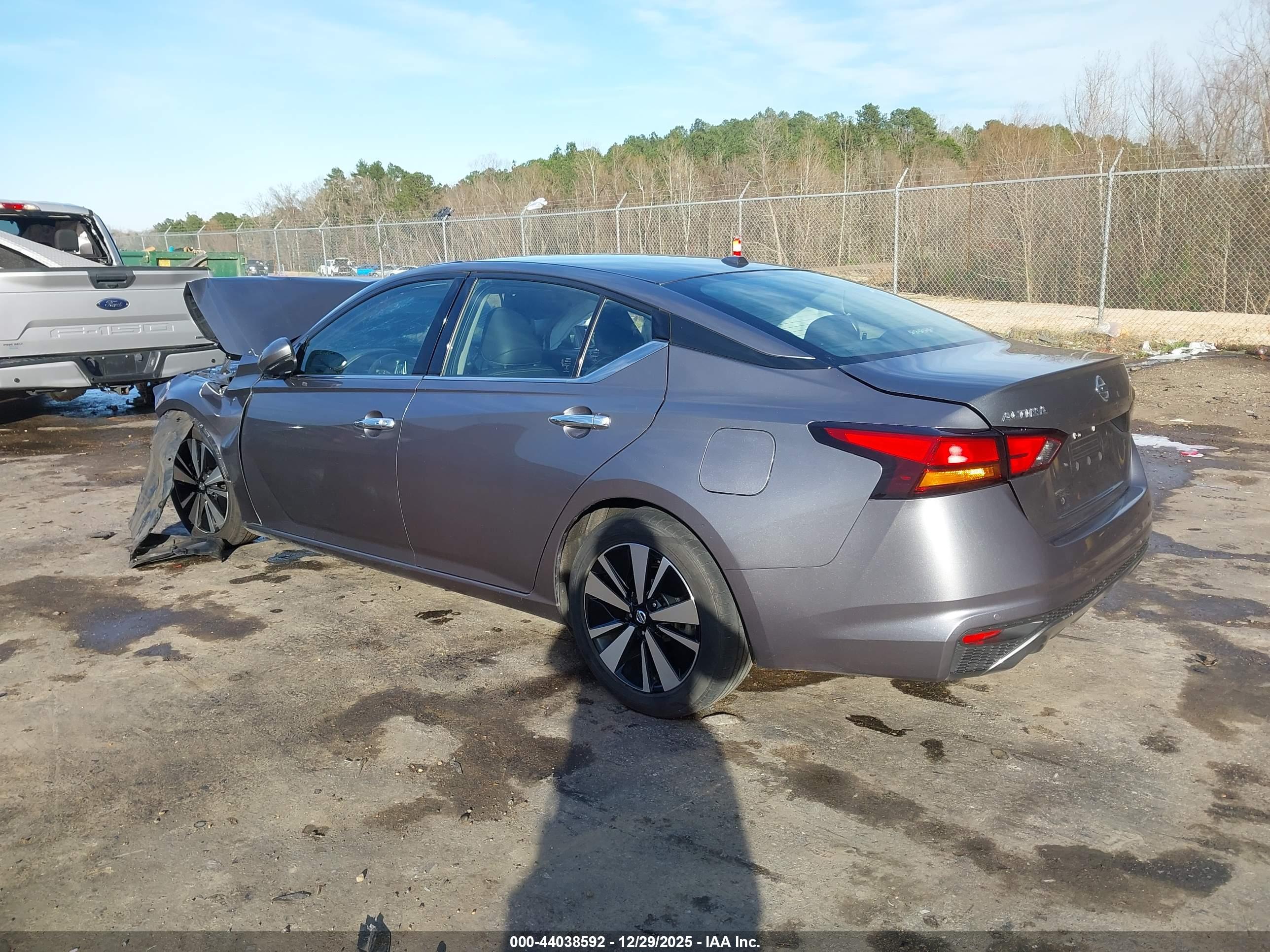 NISSAN ALTIMA image 3