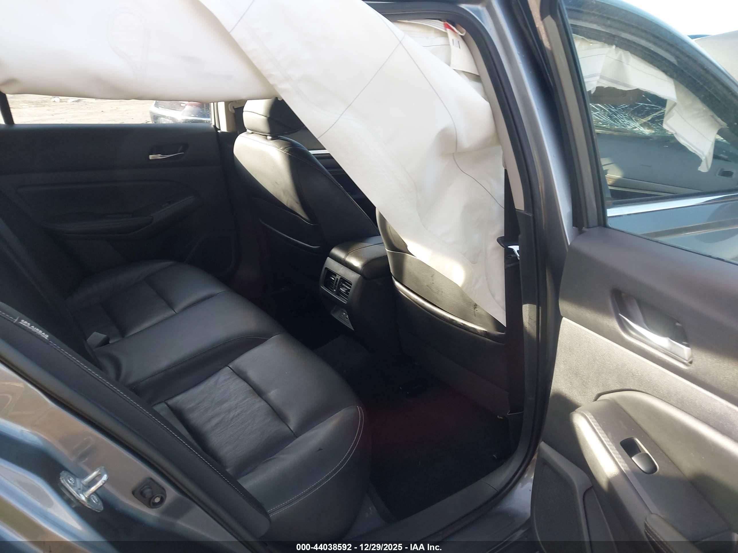 NISSAN ALTIMA image 8