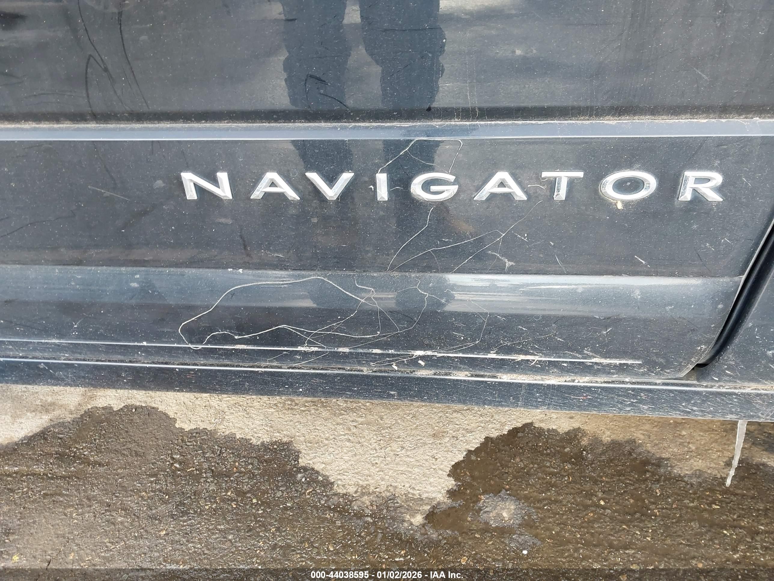 LINCOLN NAVIGATOR image 6