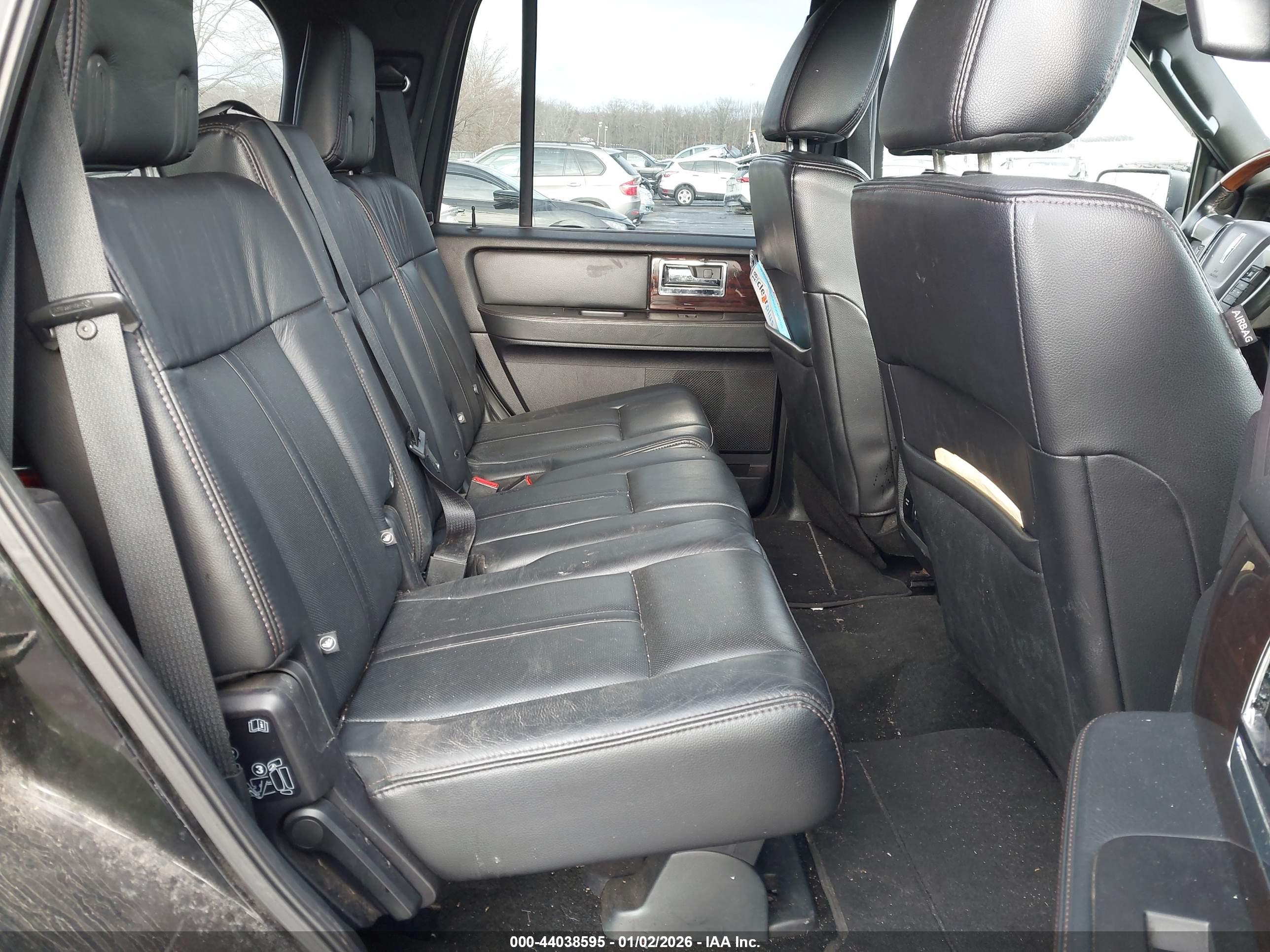 LINCOLN NAVIGATOR image 8