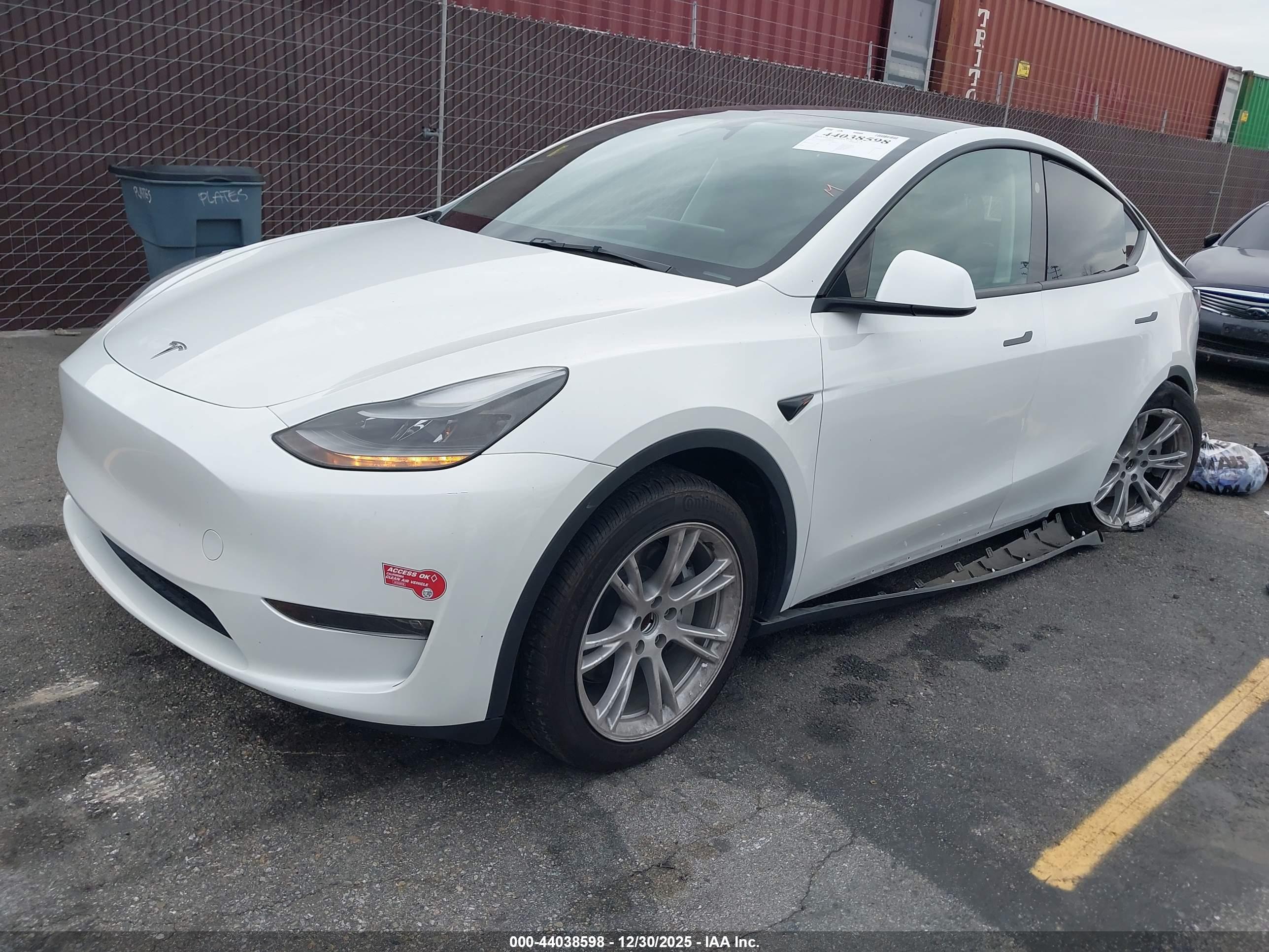 TESLA MODEL image 2