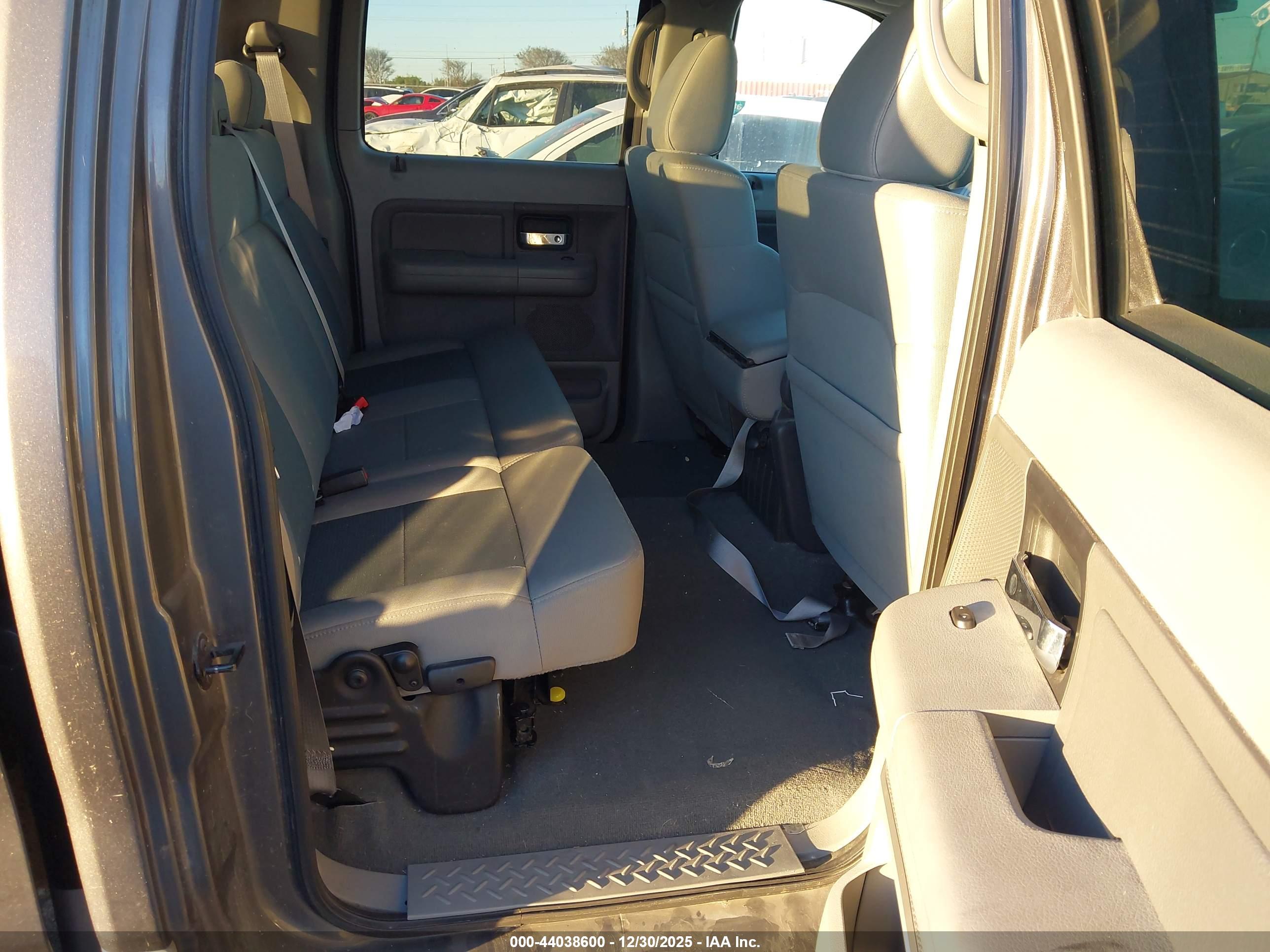 FORD F-150 image 8