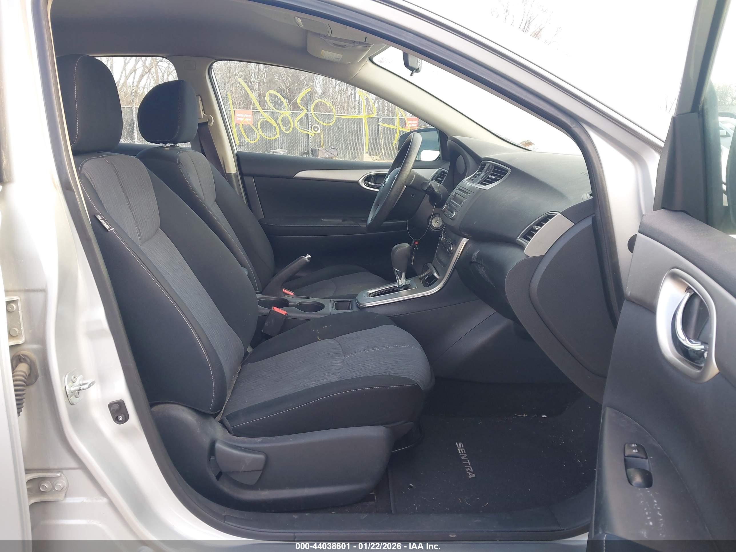 NISSAN SENTRA image 5