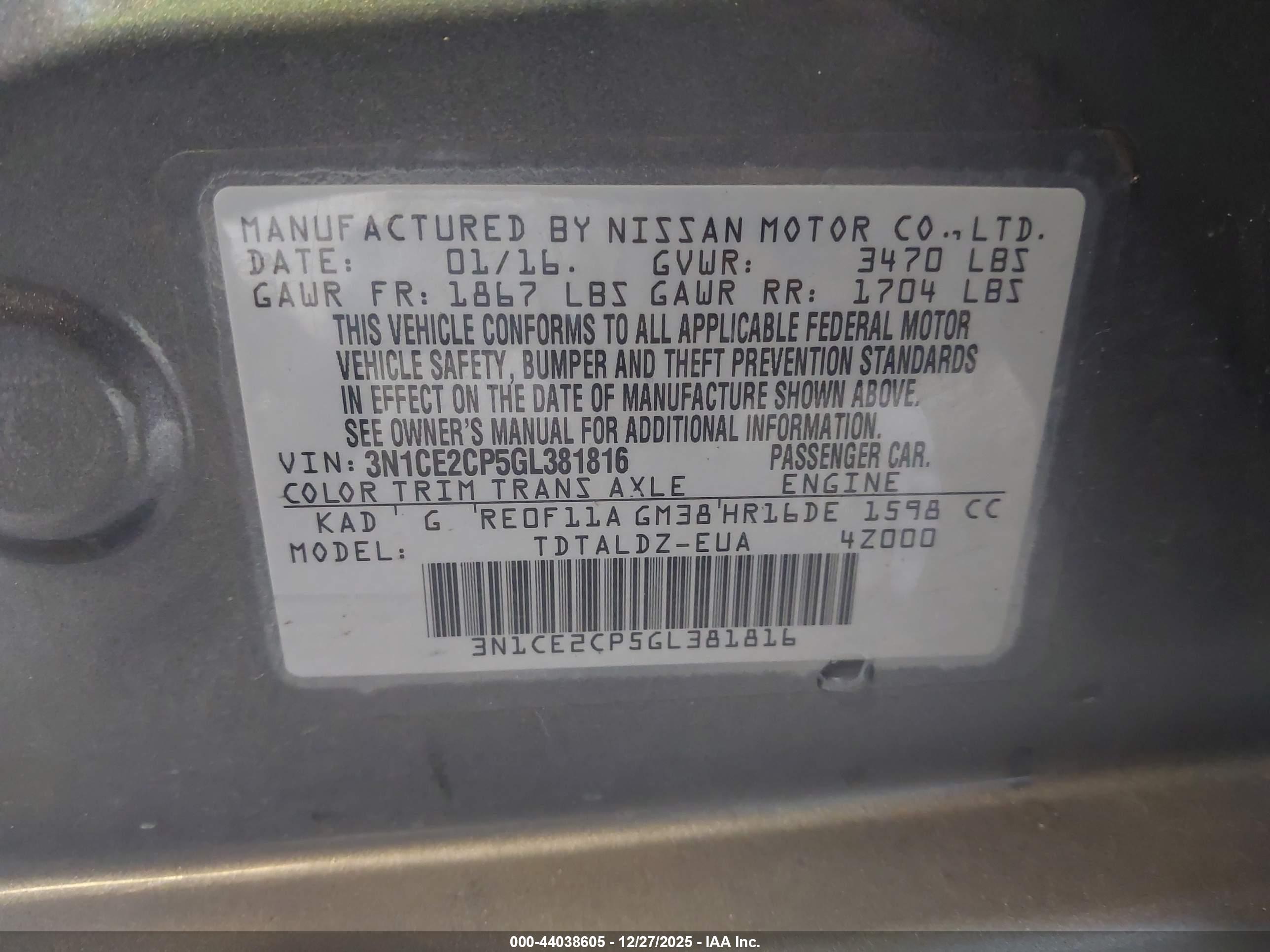 NISSAN VERSA image 9