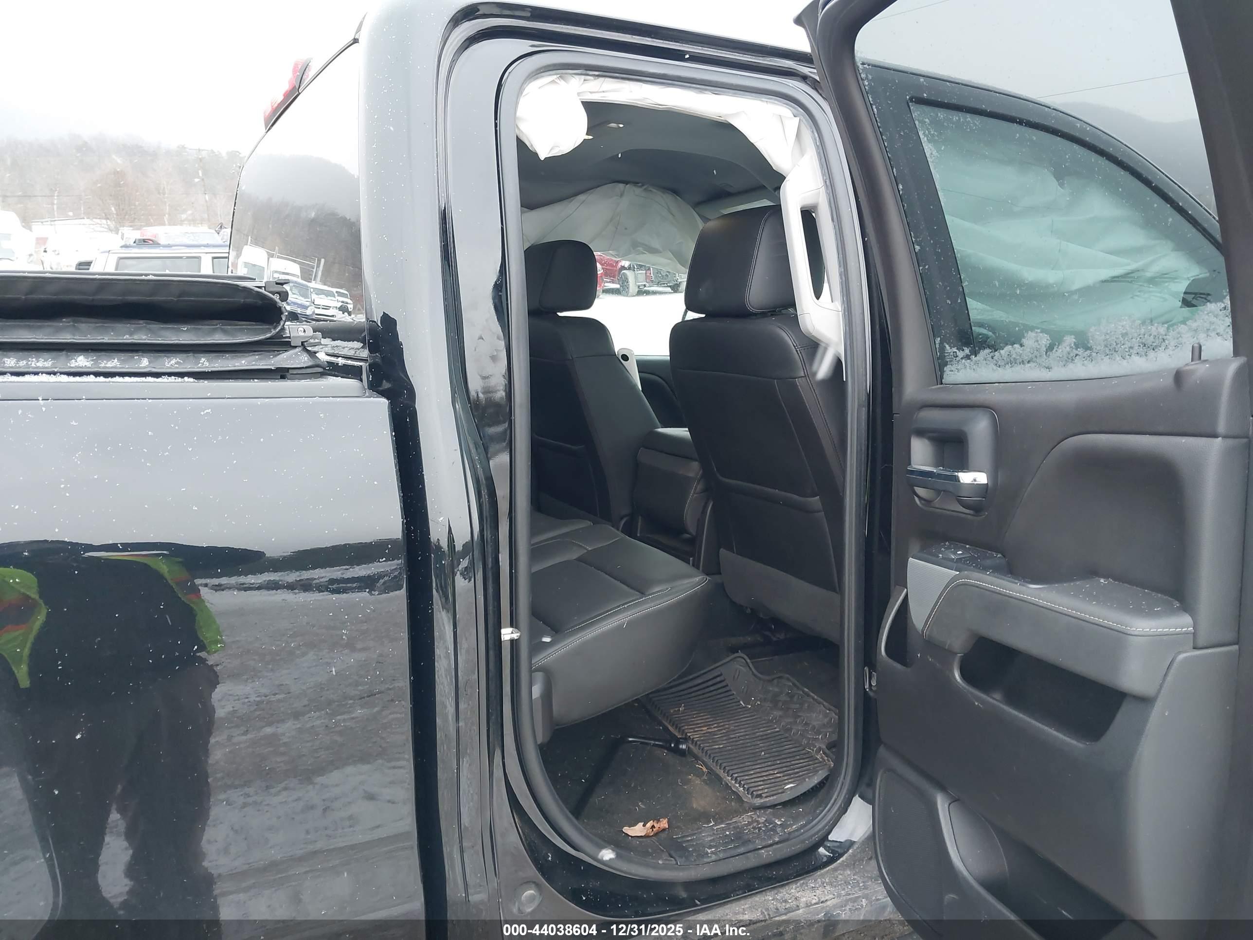 CHEVROLET SILVERADO image 8