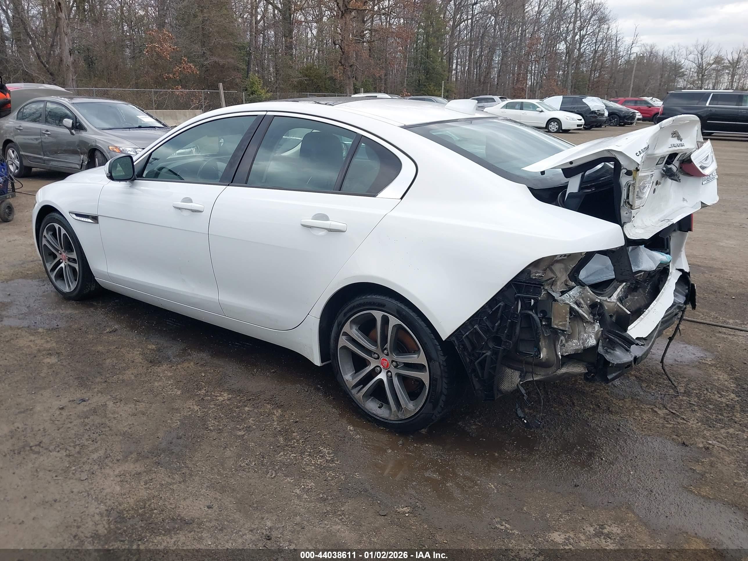 JAGUAR XE image 3