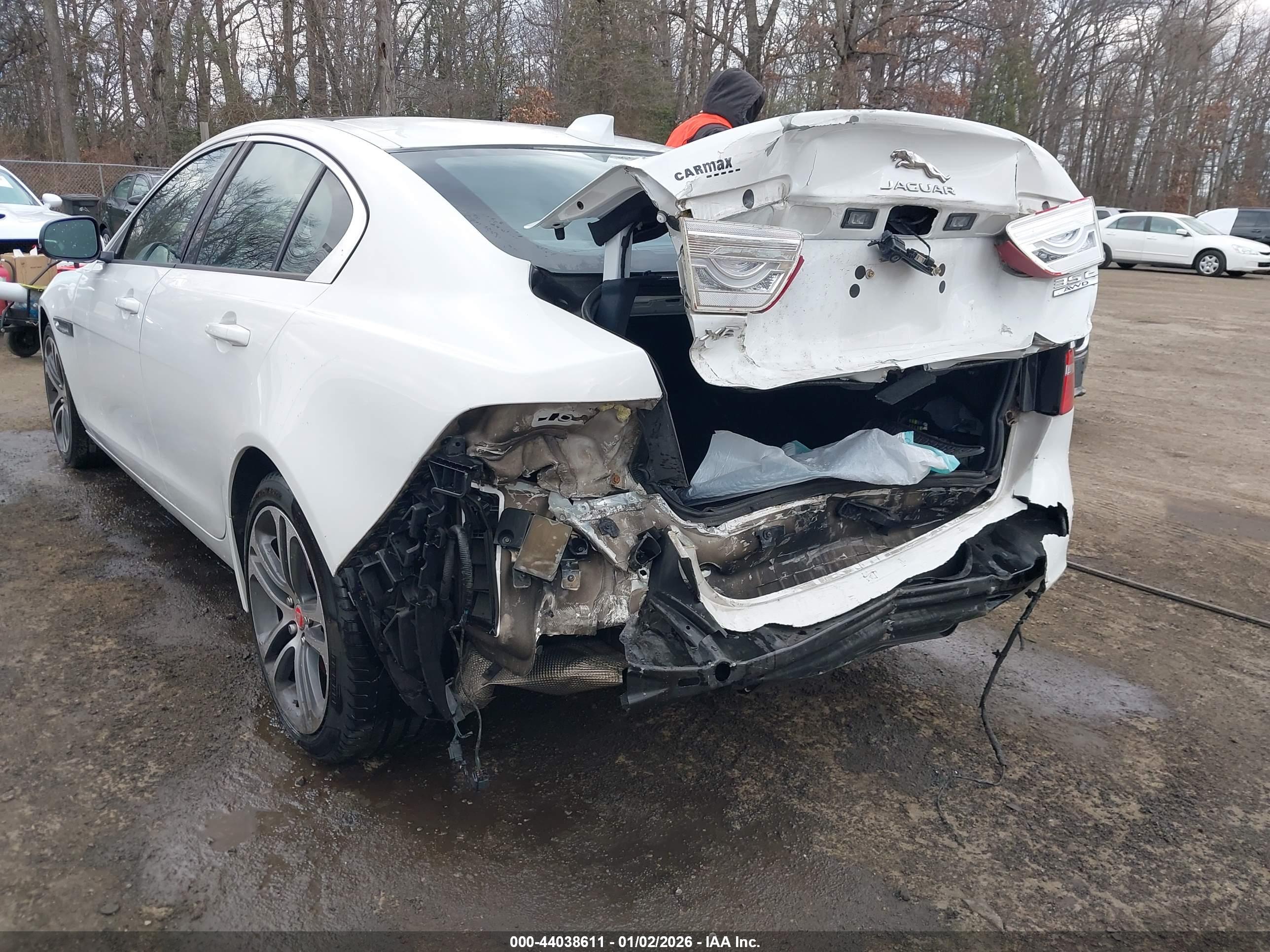 JAGUAR XE image 6