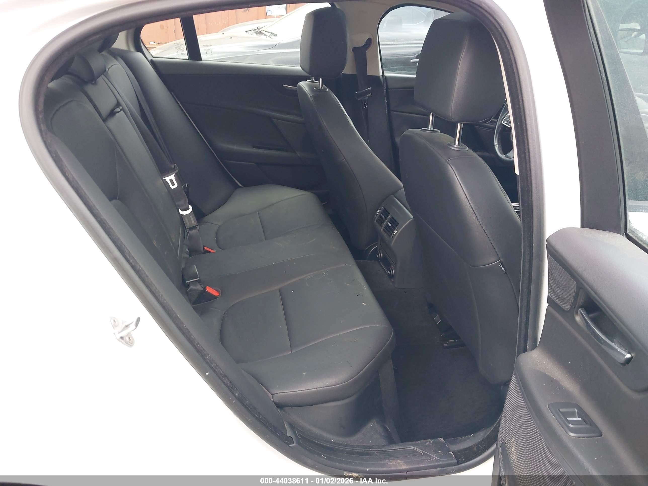 JAGUAR XE image 8